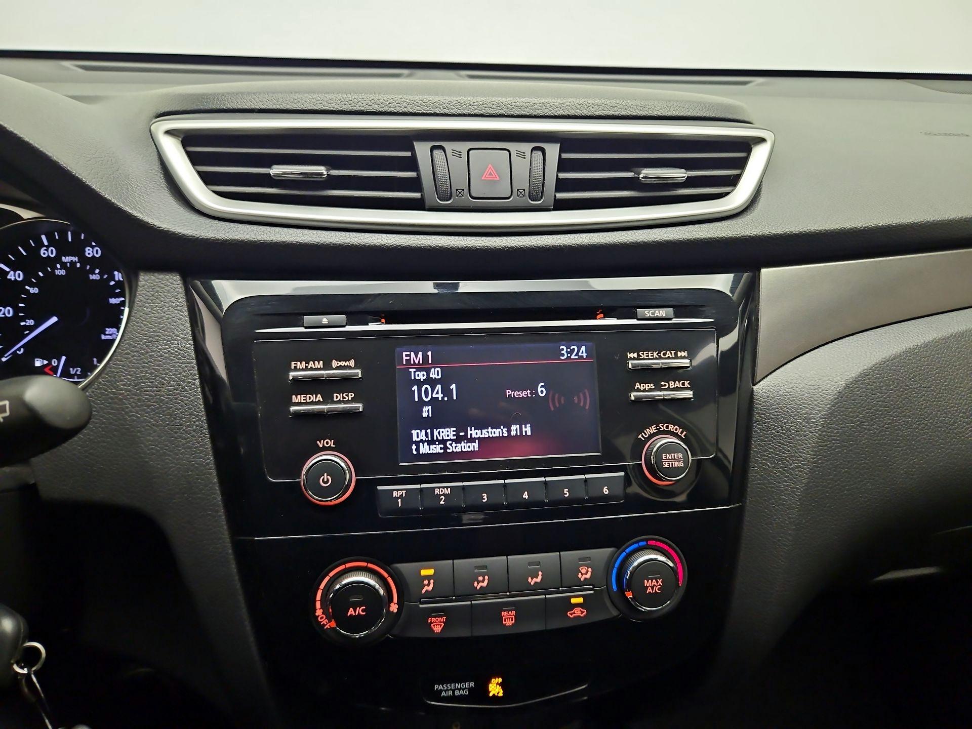 Thumbnail: 2015 Nissan Rogue - 14