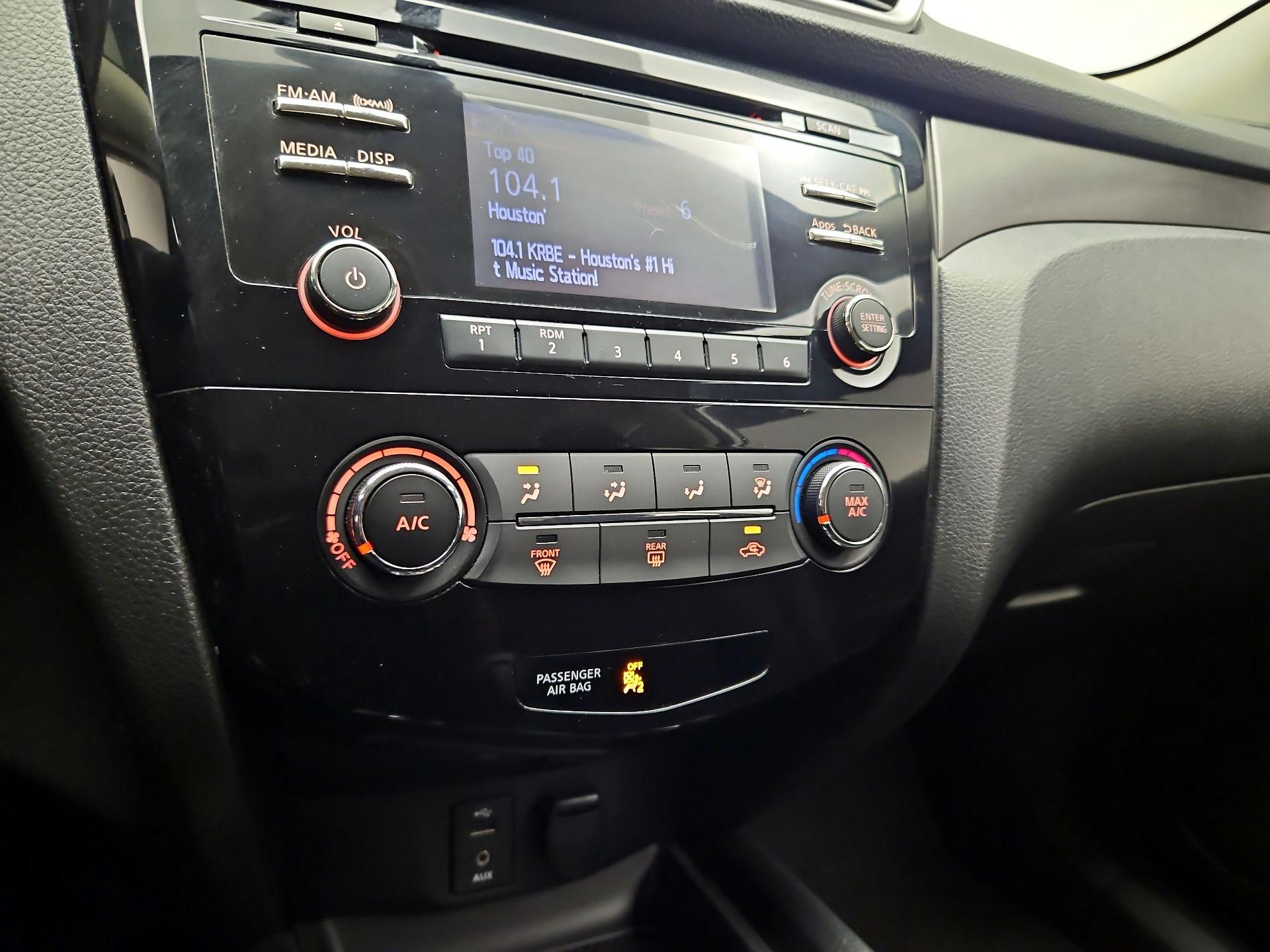 Thumbnail: 2015 Nissan Rogue - 15