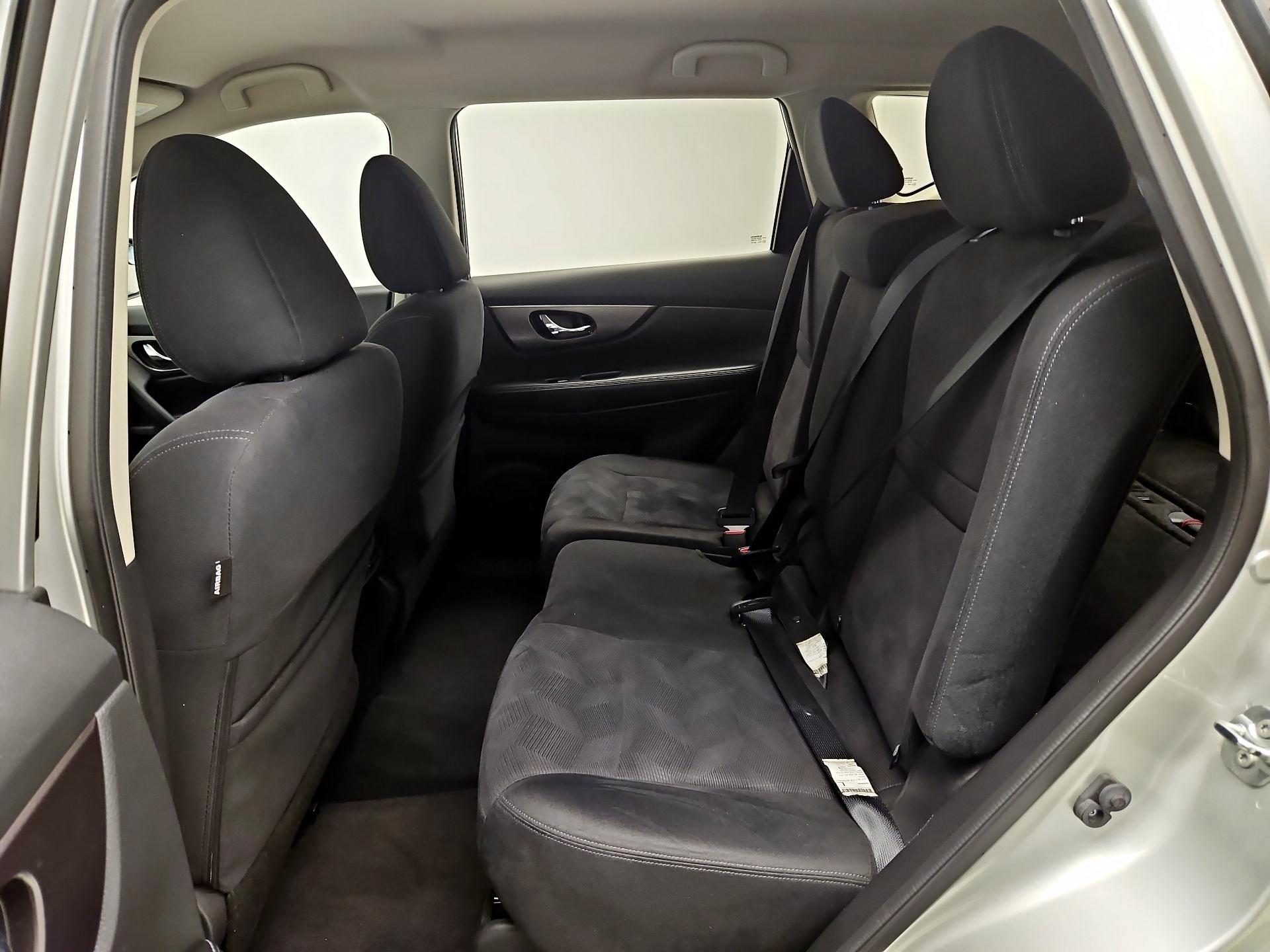 Thumbnail: 2015 Nissan Rogue - 17