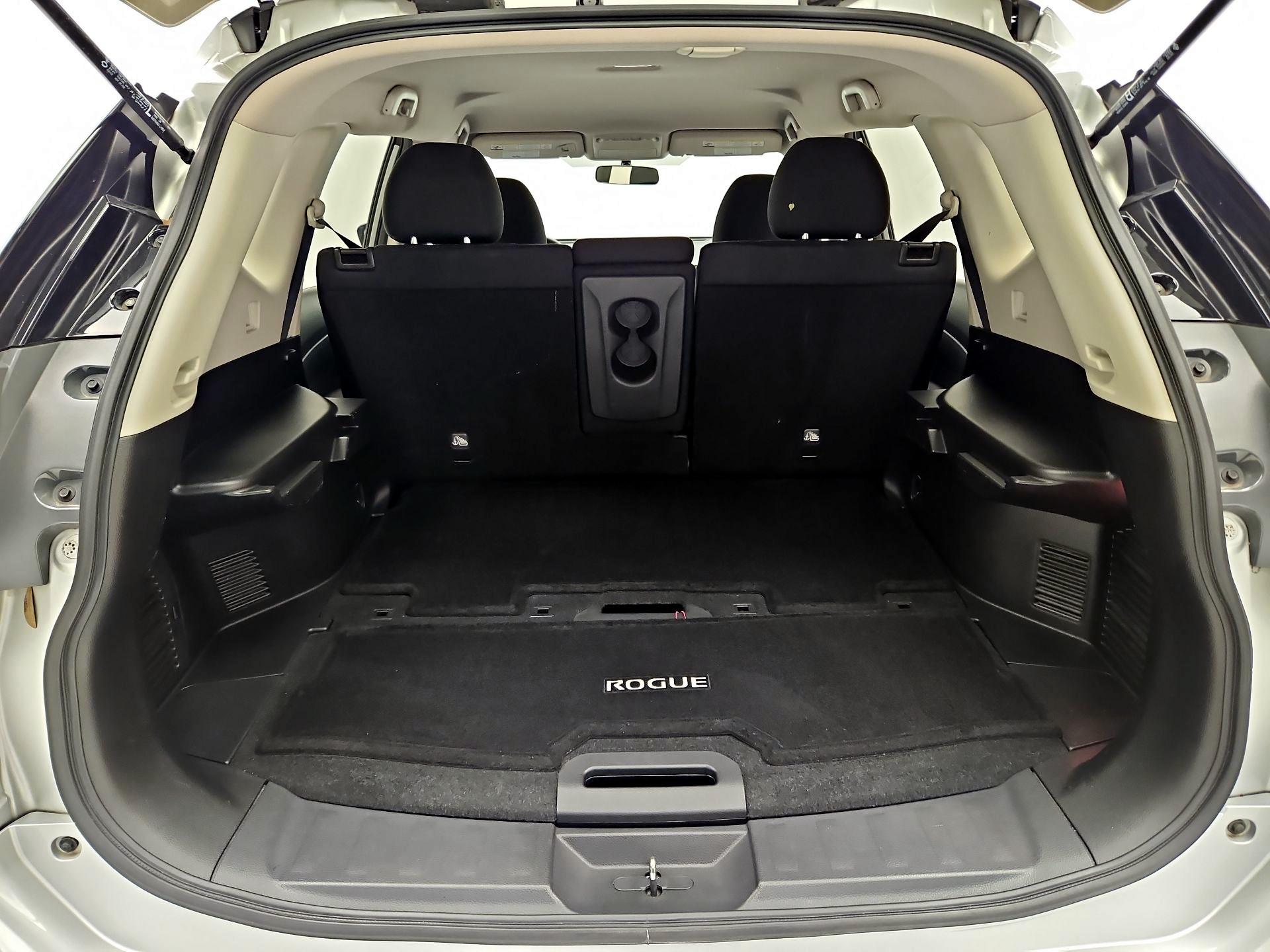 Thumbnail: 2015 Nissan Rogue - 18