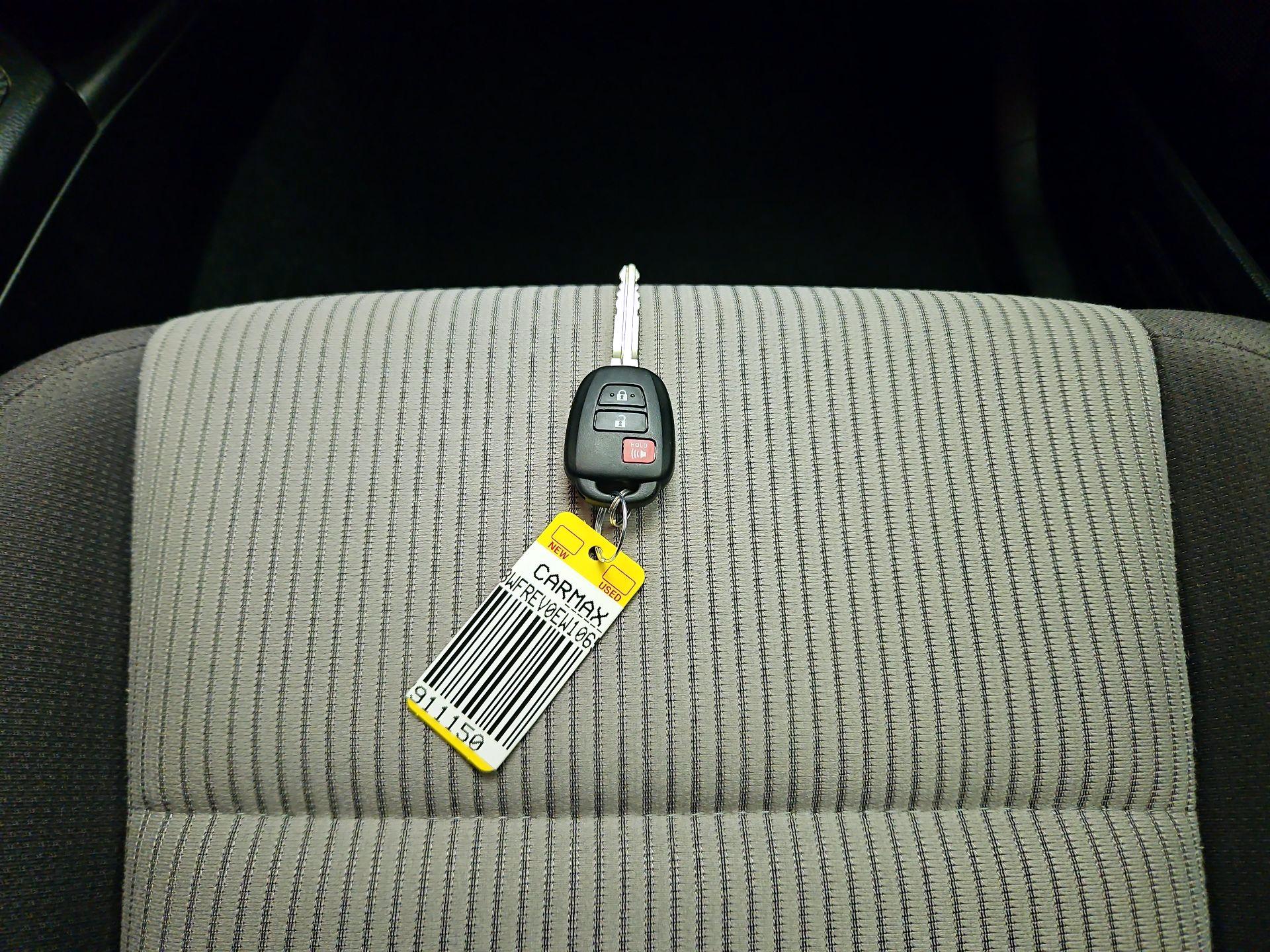 Thumbnail: 2014 Toyota RAV4 - 20