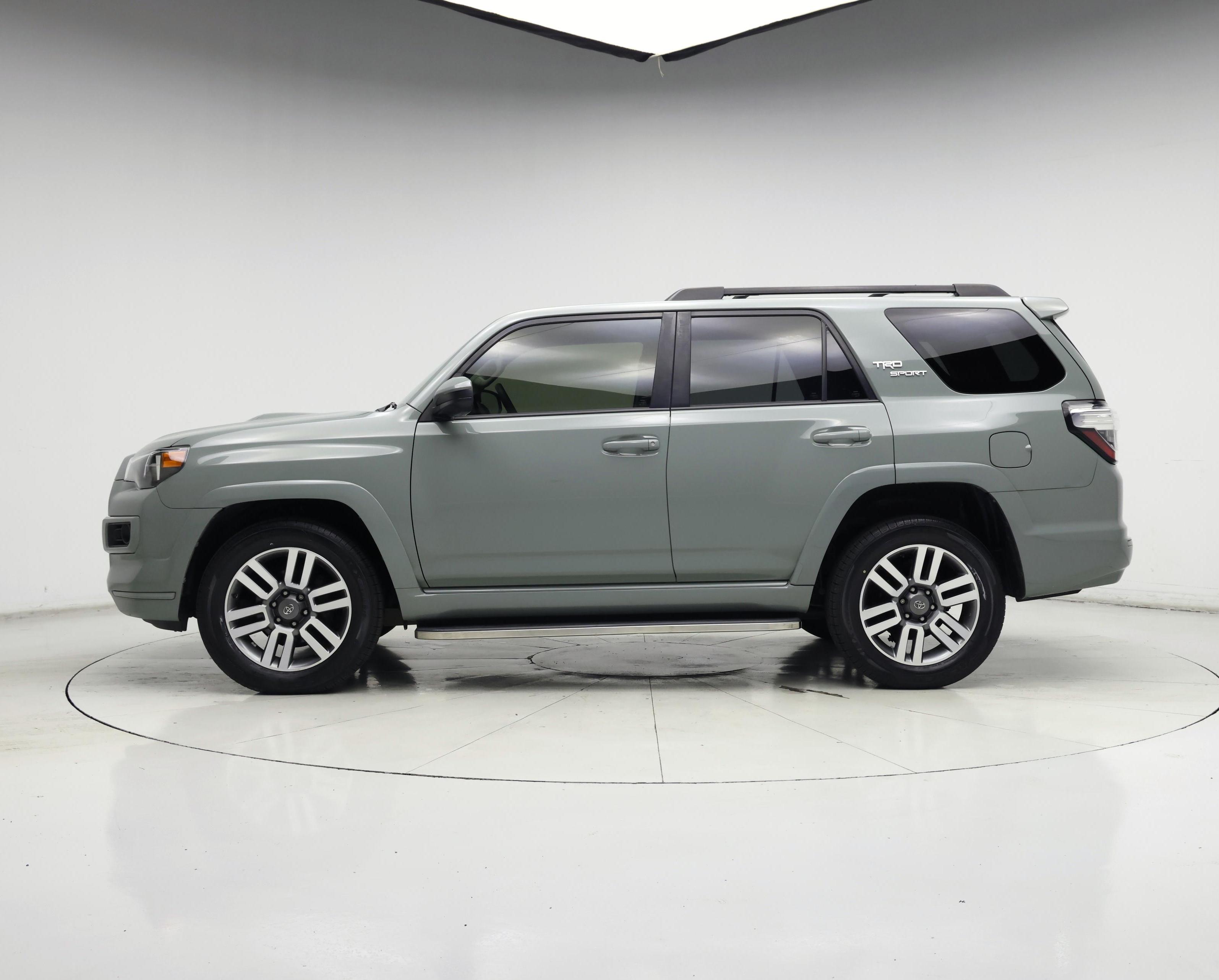 Thumbnail: 2022 Toyota 4Runner - 3