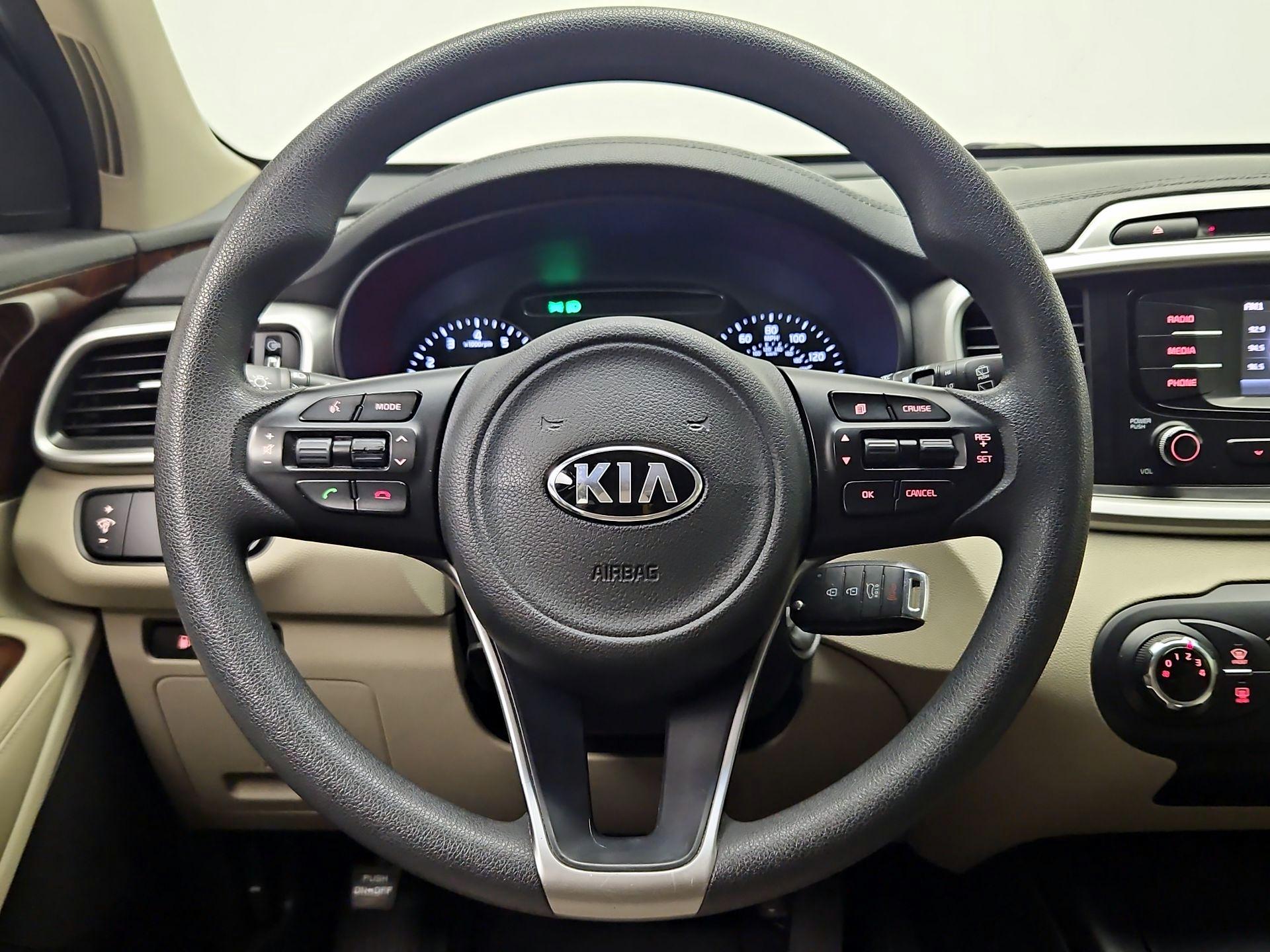 Thumbnail: 2016 Kia Sorento - 10