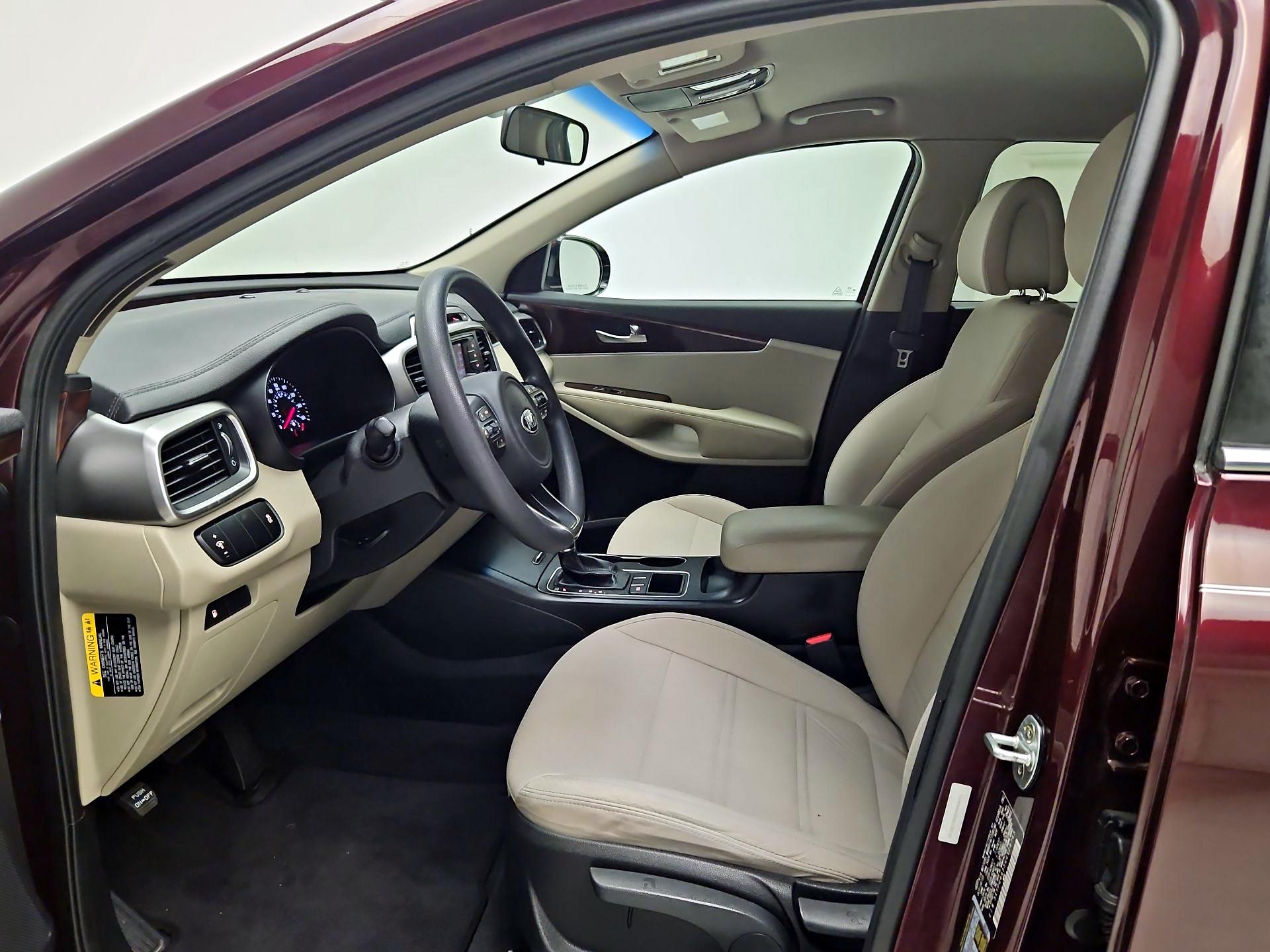 Thumbnail: 2016 Kia Sorento - 11