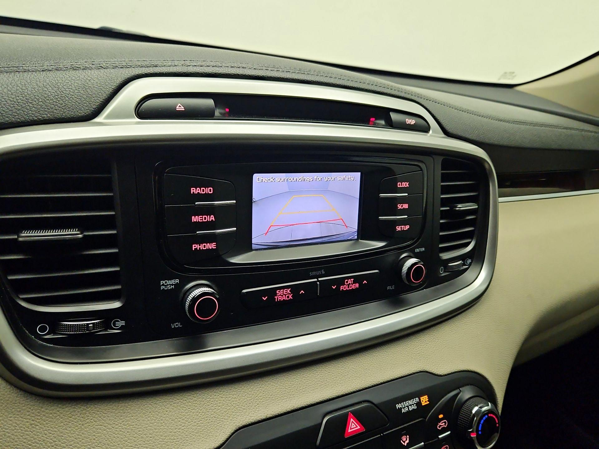 Thumbnail: 2016 Kia Sorento - 14