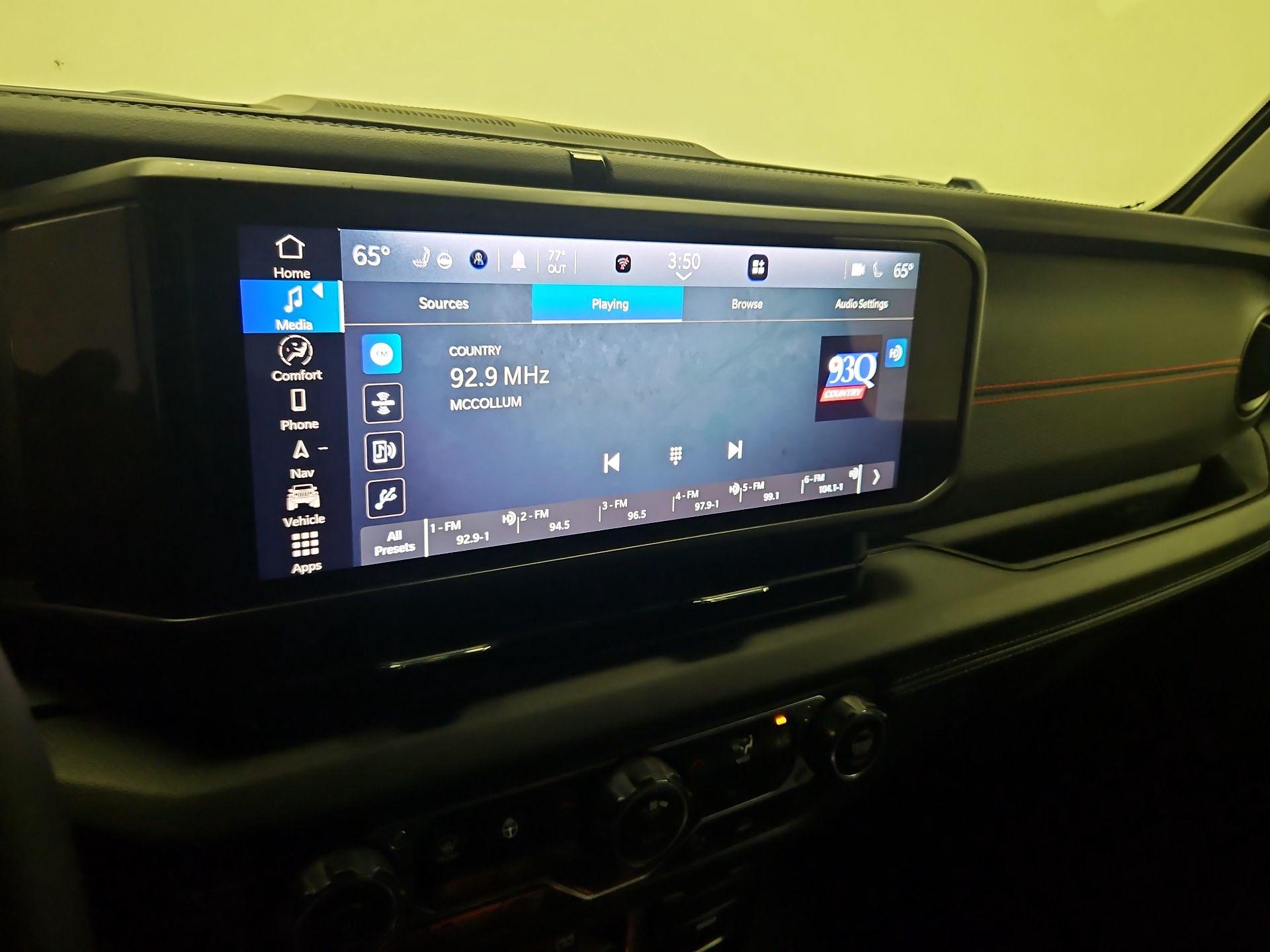 Thumbnail: 2024 Jeep Gladiator - 16