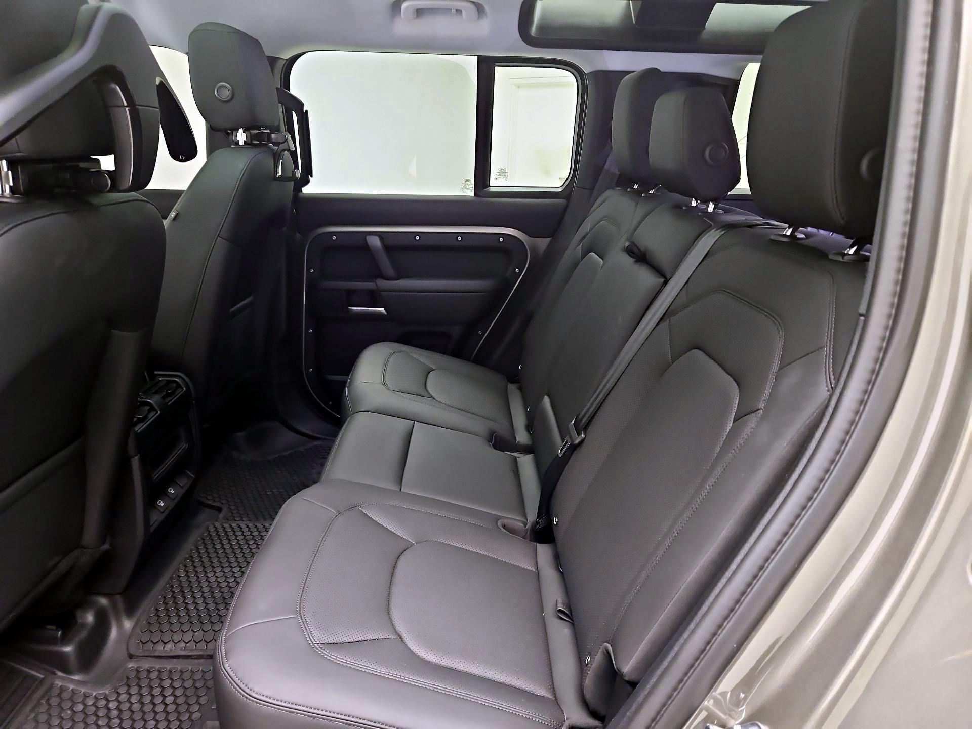 Thumbnail: 2025 Land Rover Defender - 20