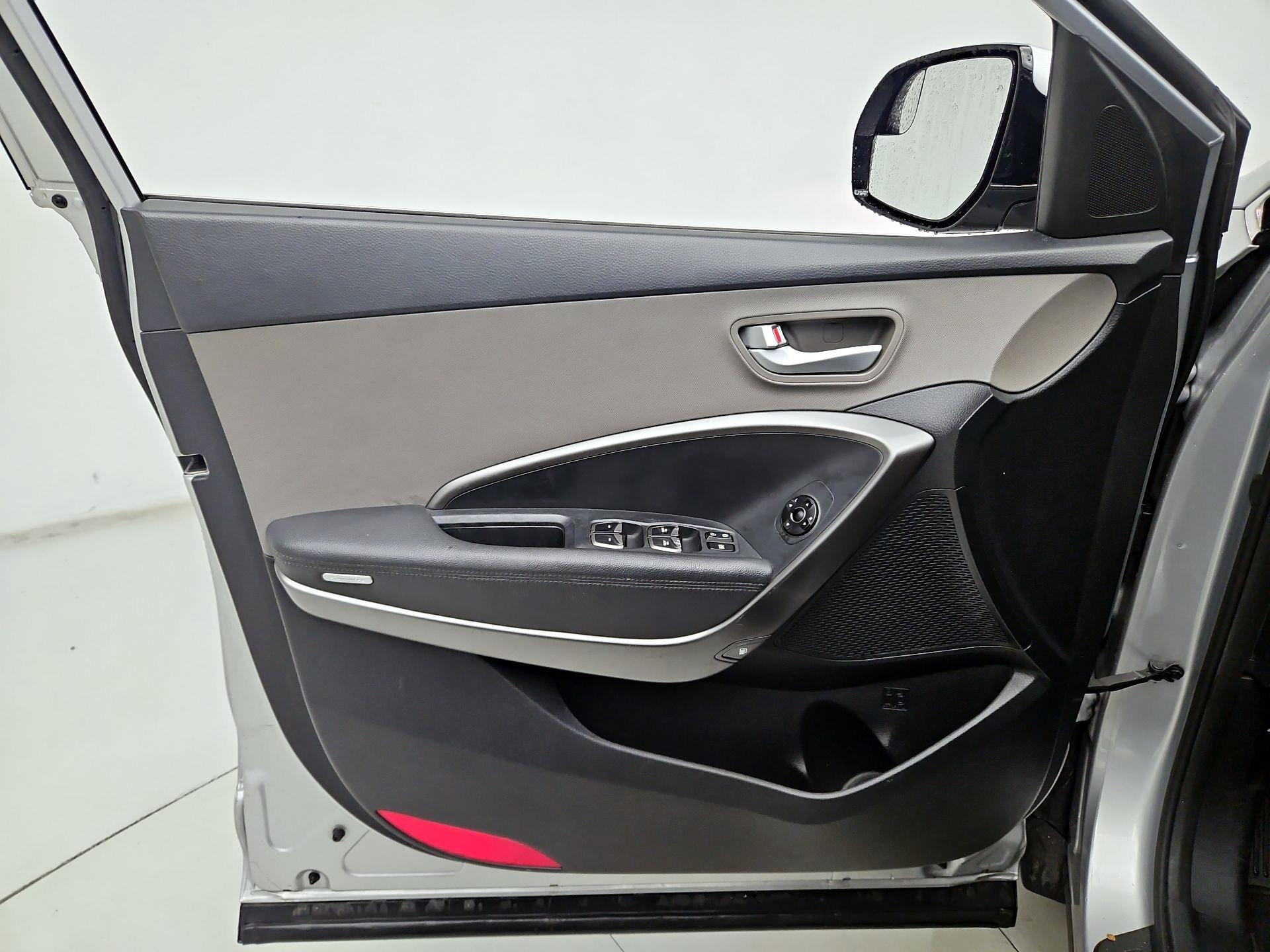 Thumbnail: 2017 Hyundai Santa Fe - 12