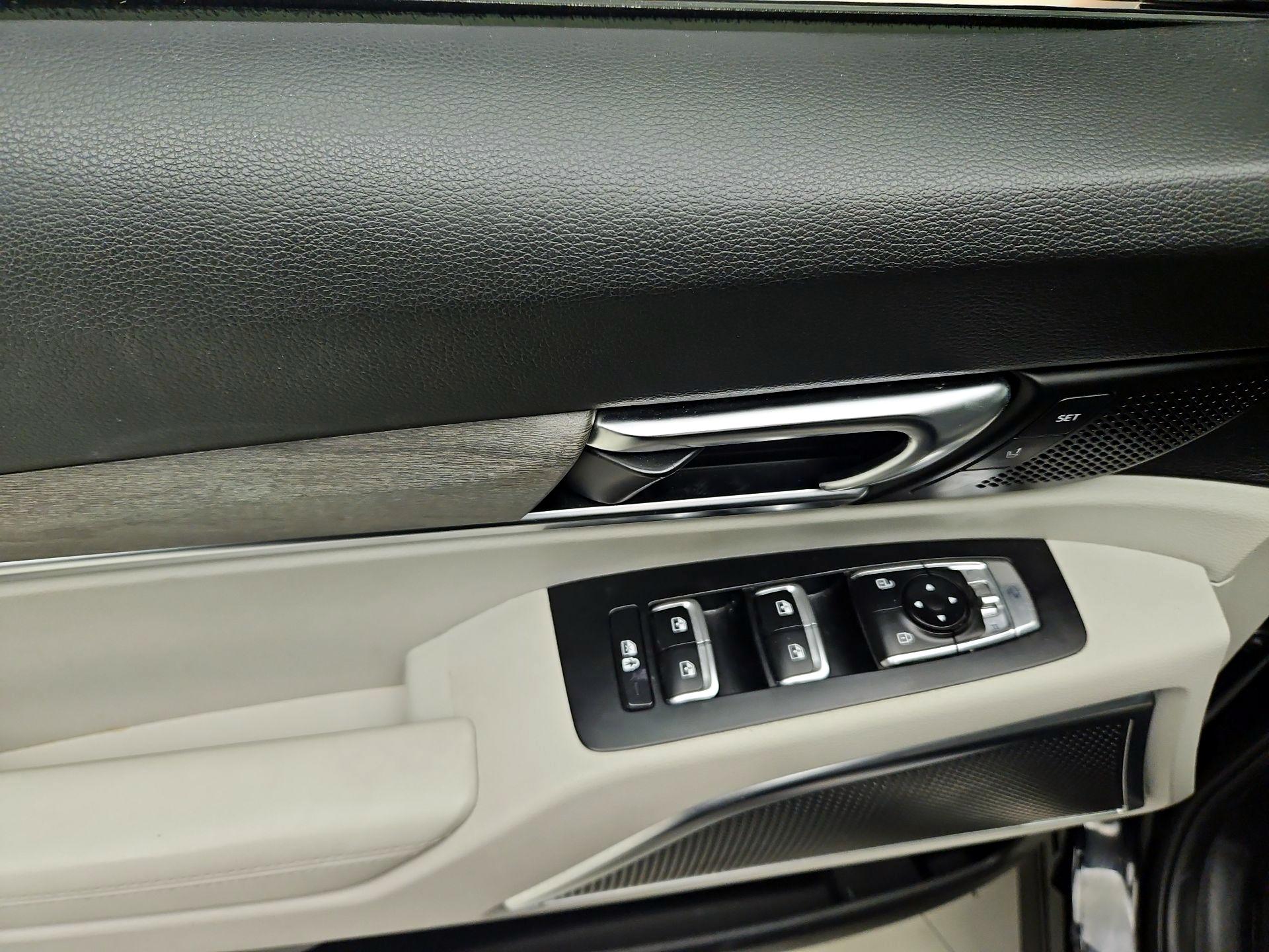 Thumbnail: 2022 Kia Telluride - 12