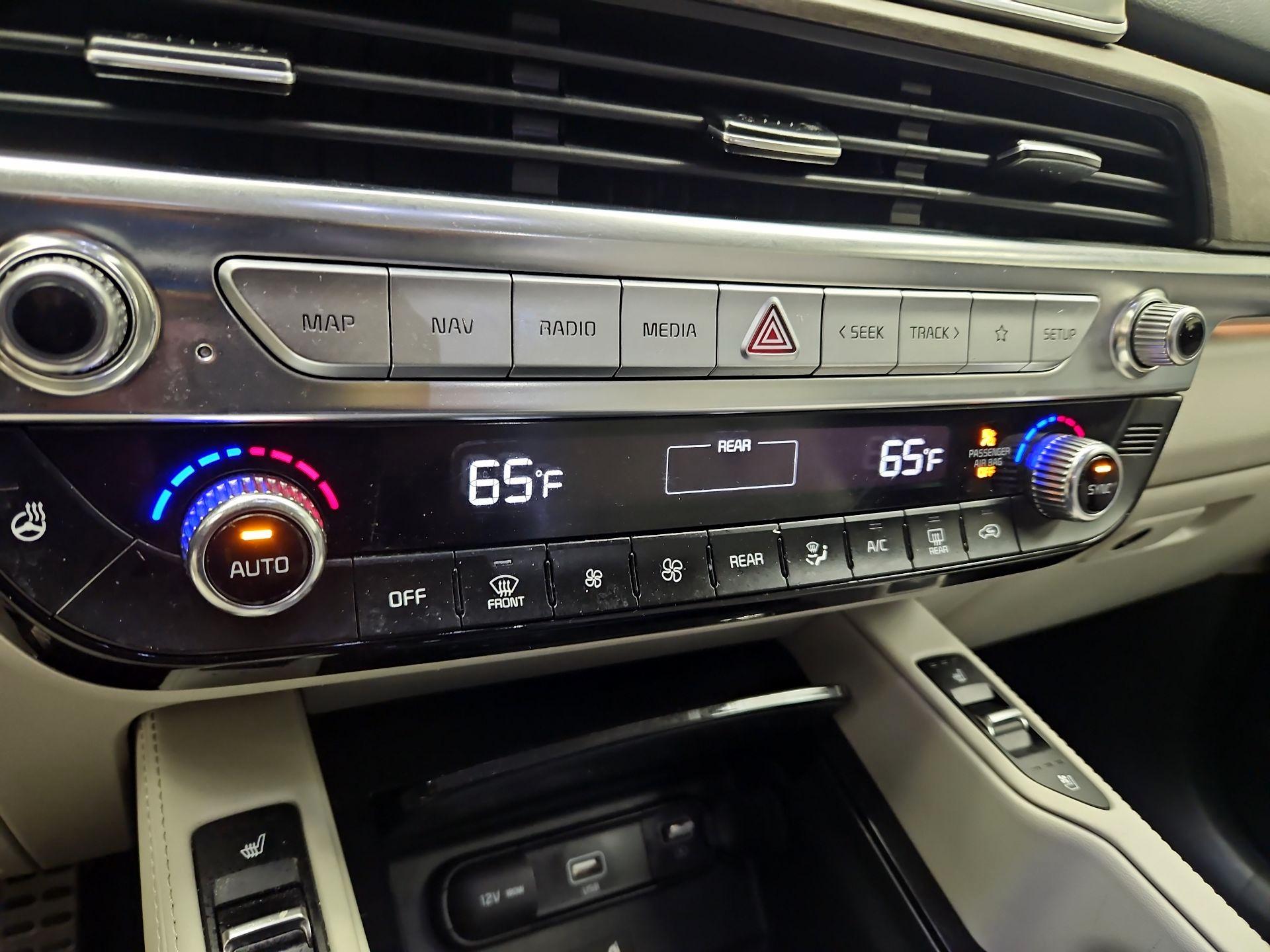 Thumbnail: 2022 Kia Telluride - 17