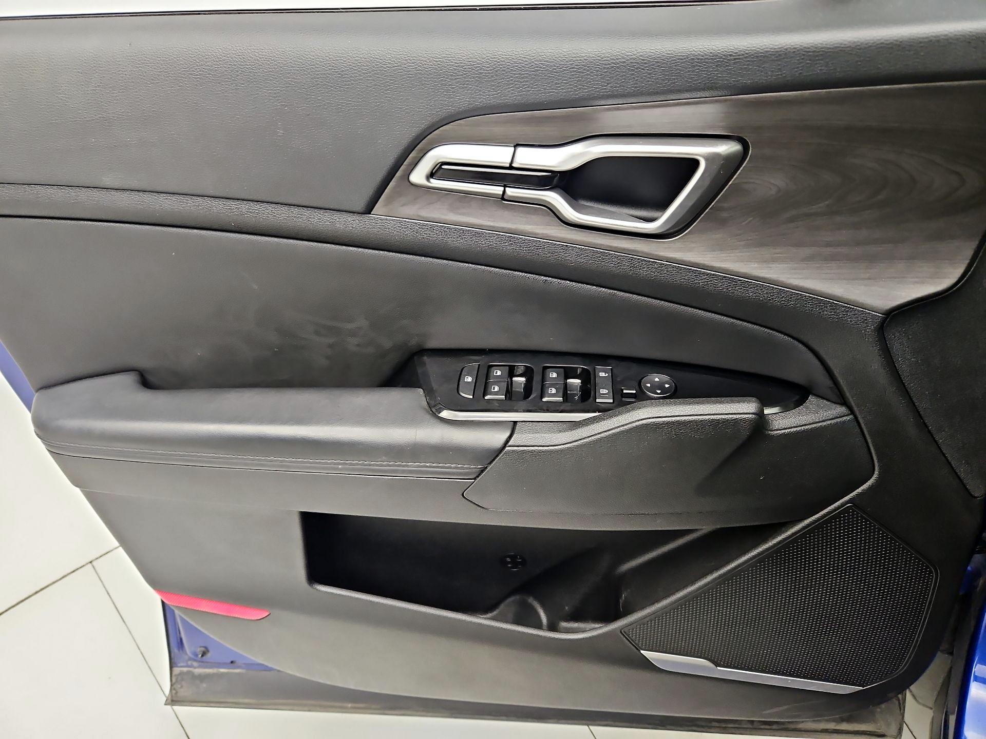 Thumbnail: 2023 Kia Sportage - 12