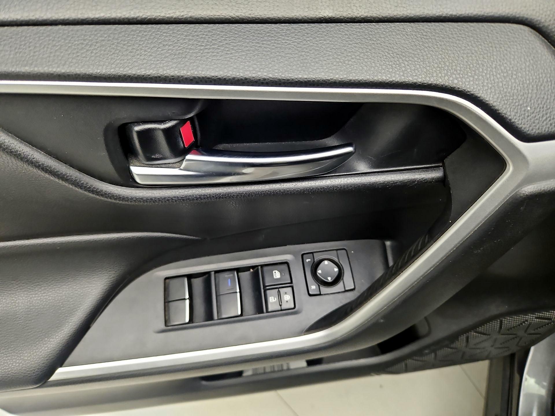 Thumbnail: 2021 Toyota RAV4 - 12