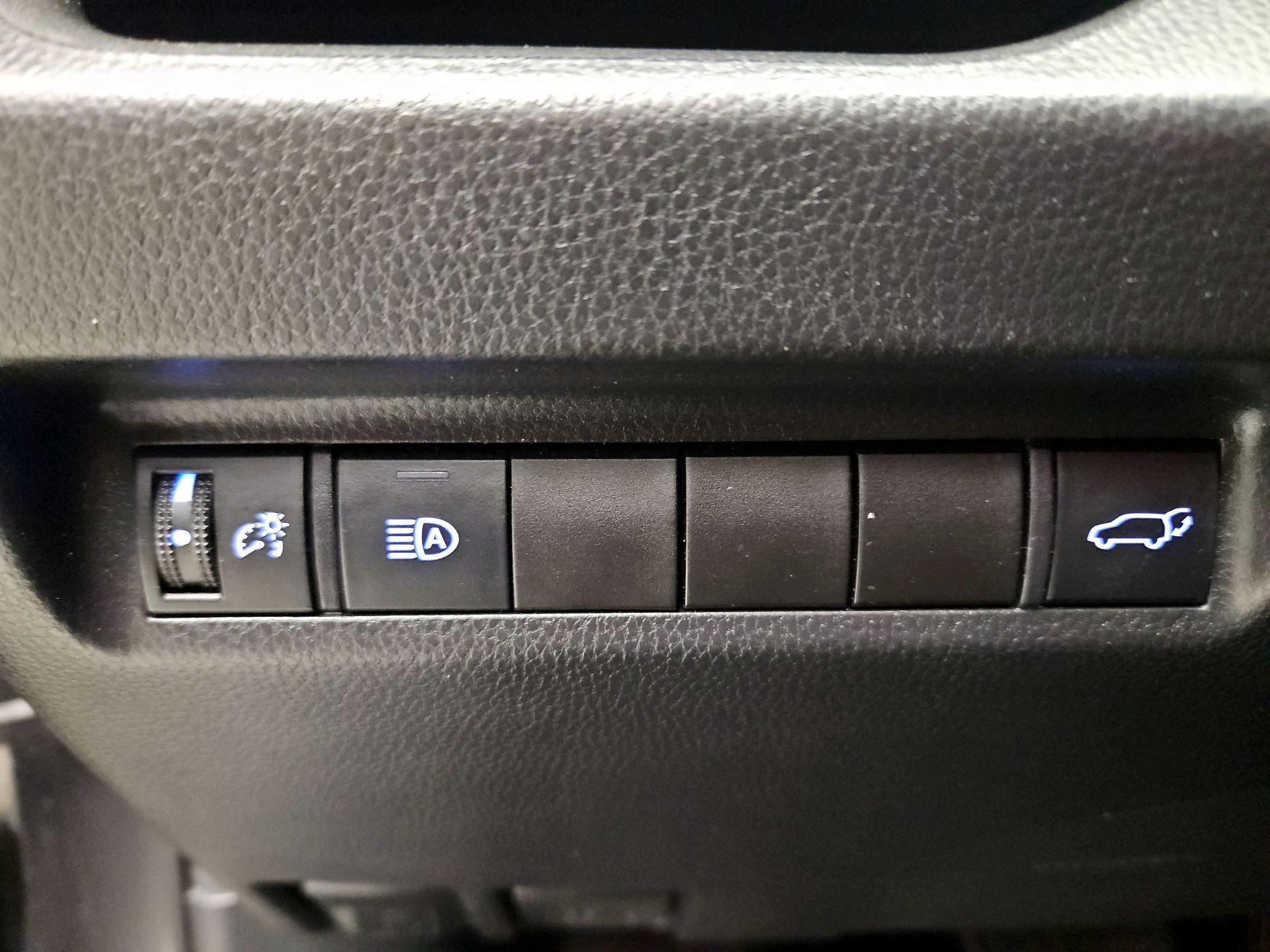 Thumbnail: 2021 Toyota RAV4 - 13