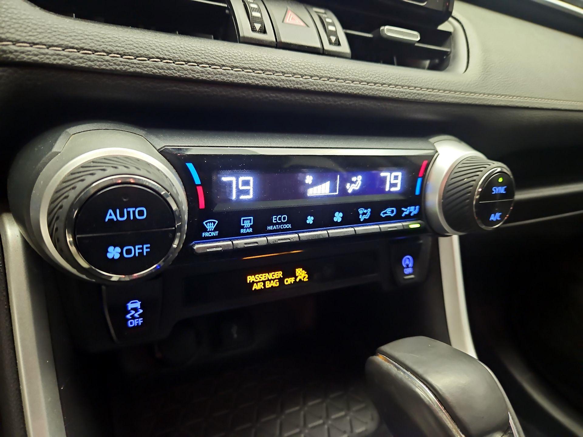 Thumbnail: 2021 Toyota RAV4 - 16