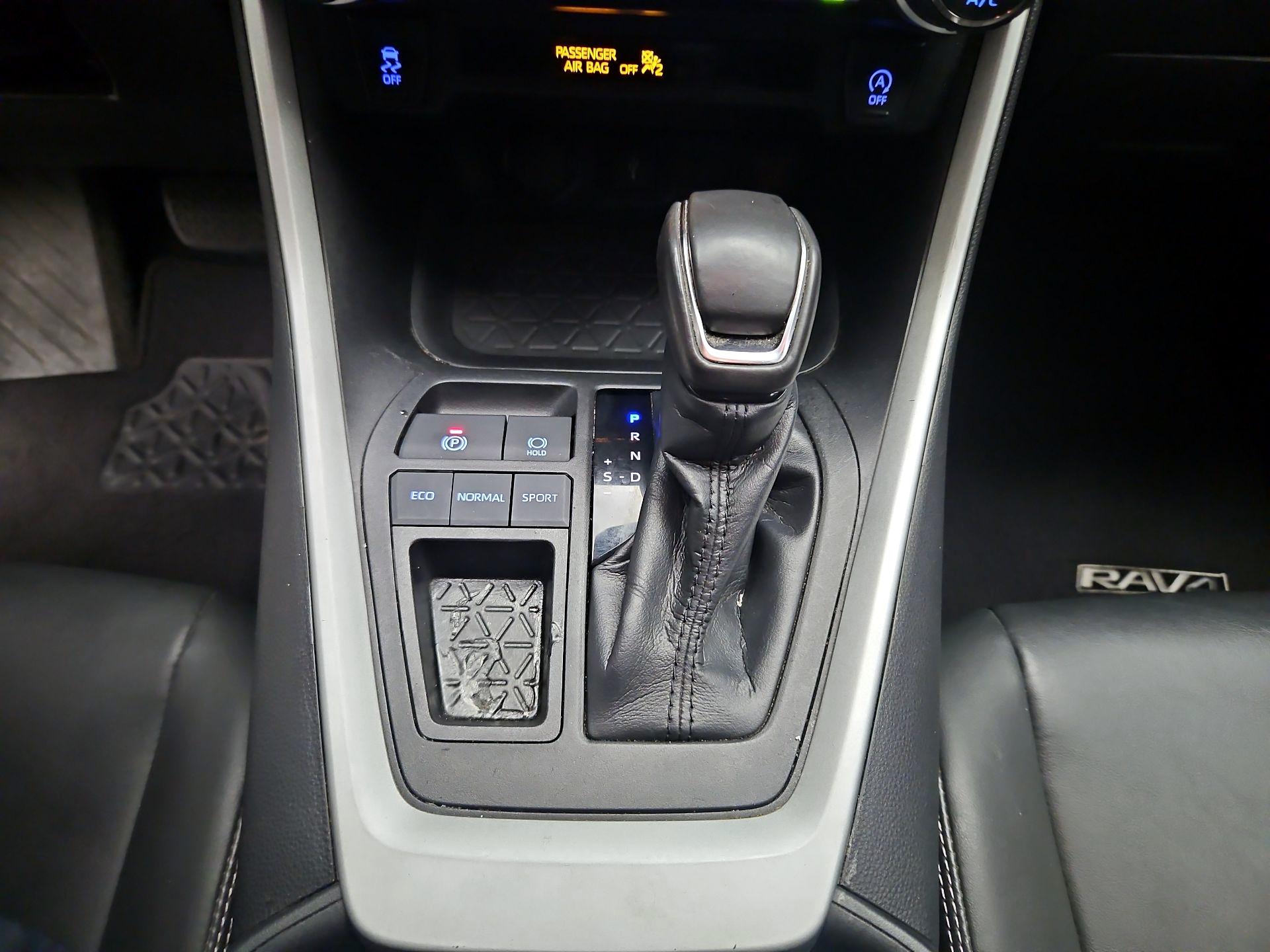 Thumbnail: 2021 Toyota RAV4 - 17