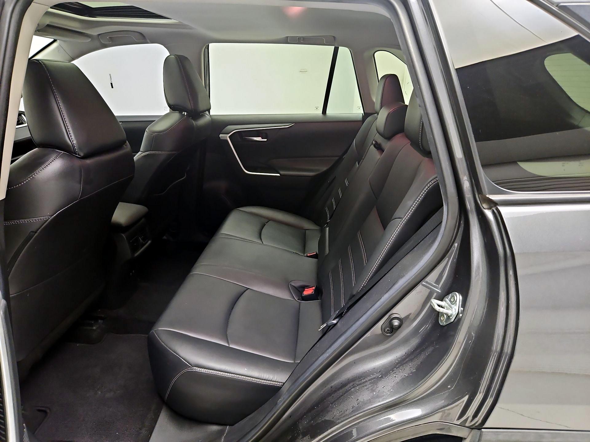 Thumbnail: 2021 Toyota RAV4 - 20