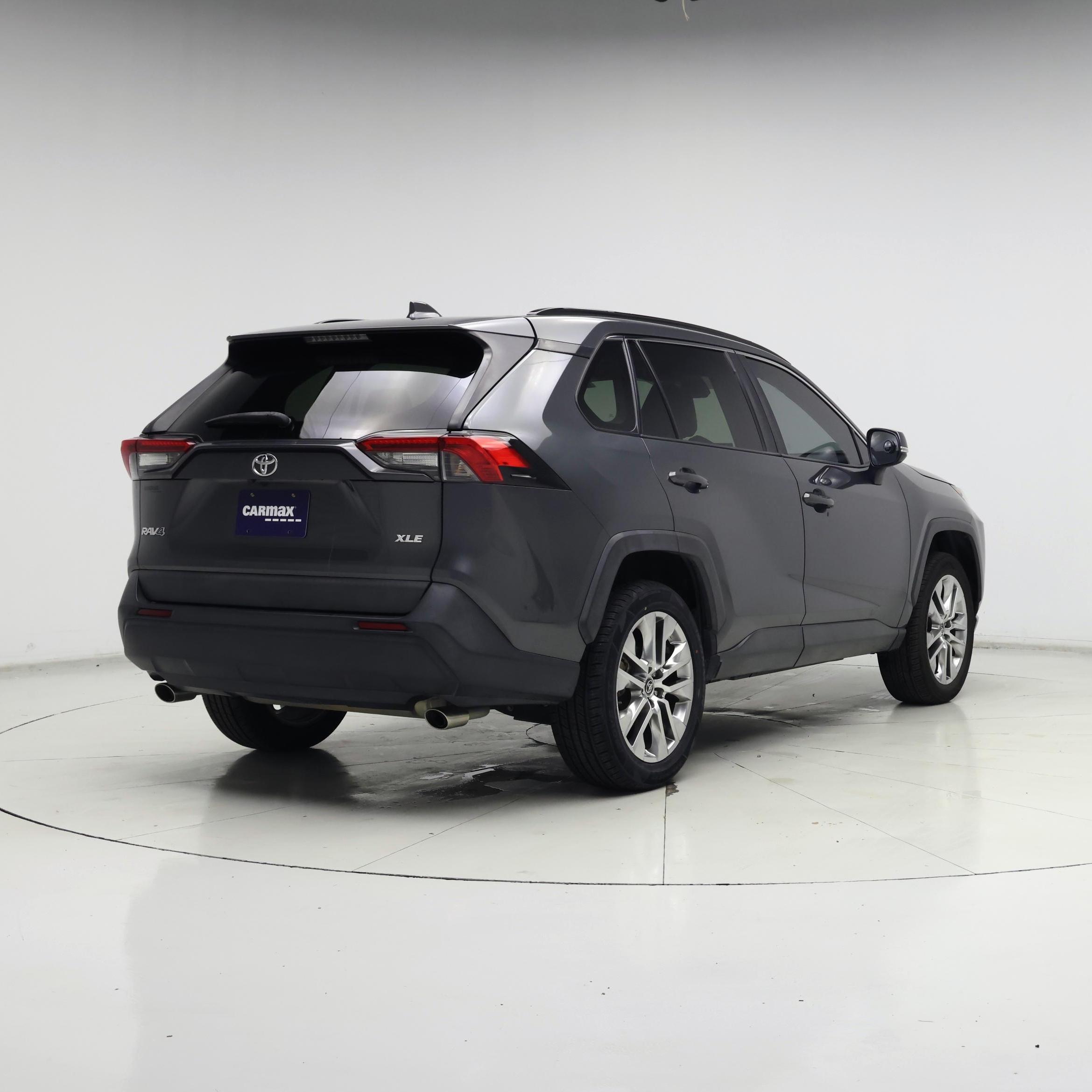 Thumbnail: 2021 Toyota RAV4 - 8