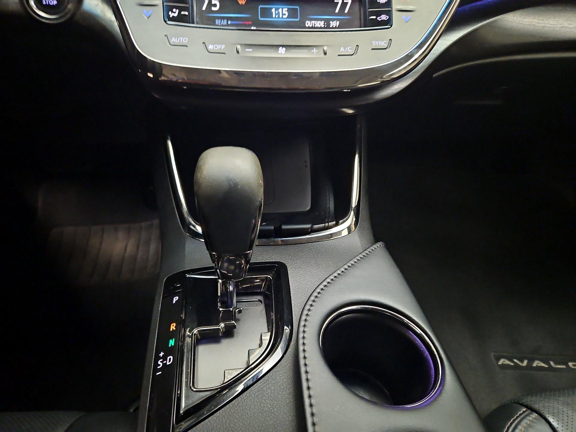 Thumbnail: 2016 Toyota Avalon - 16