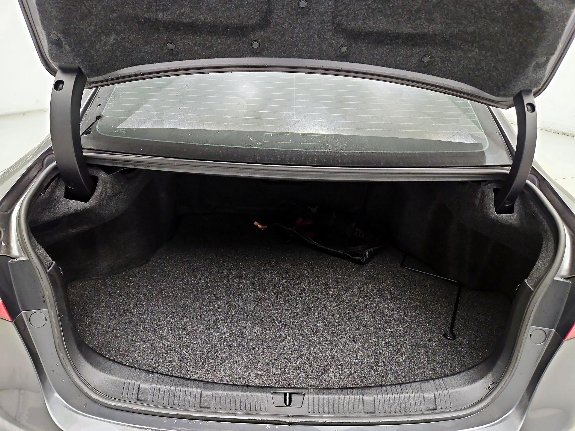 Thumbnail: 2016 Toyota Avalon - 18