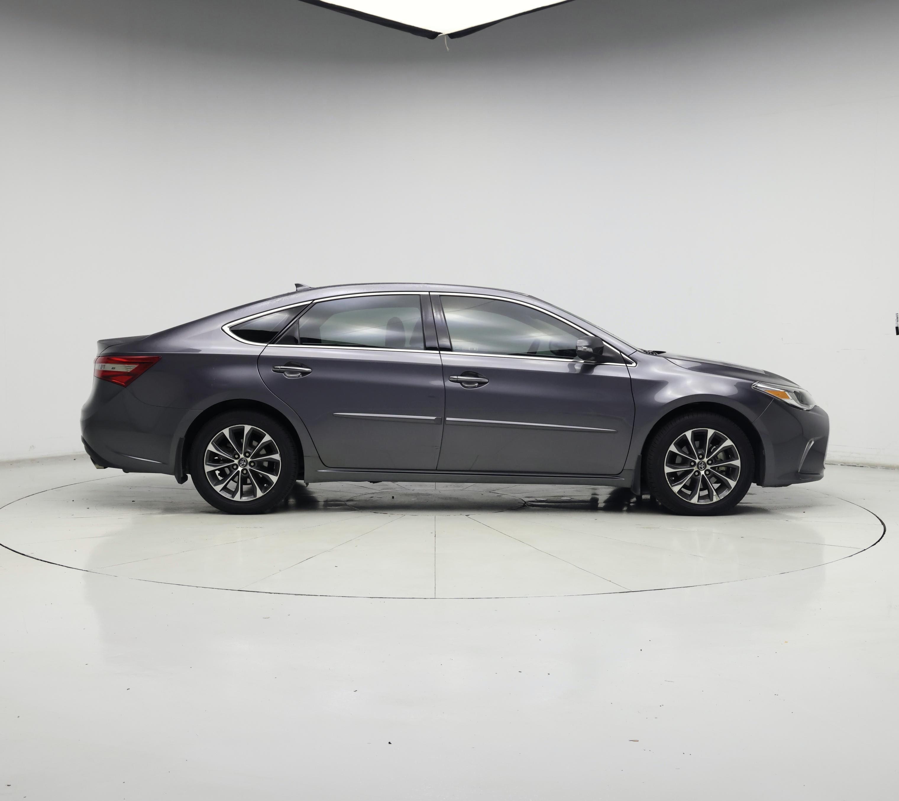 Thumbnail: 2016 Toyota Avalon - 7