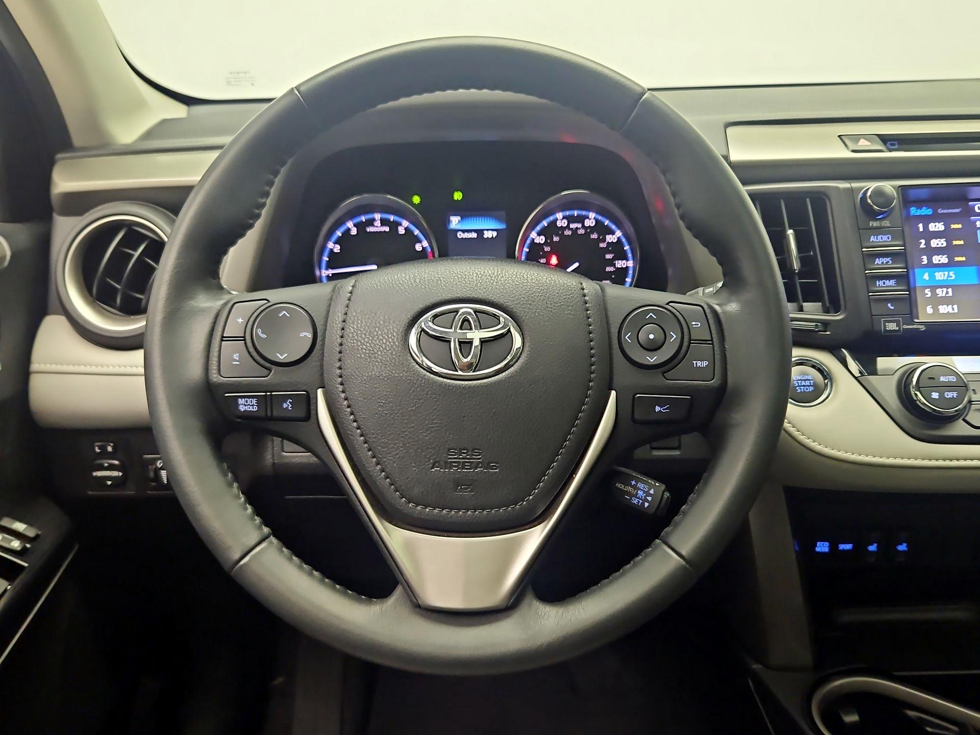 Thumbnail: 2018 Toyota RAV4 - 10