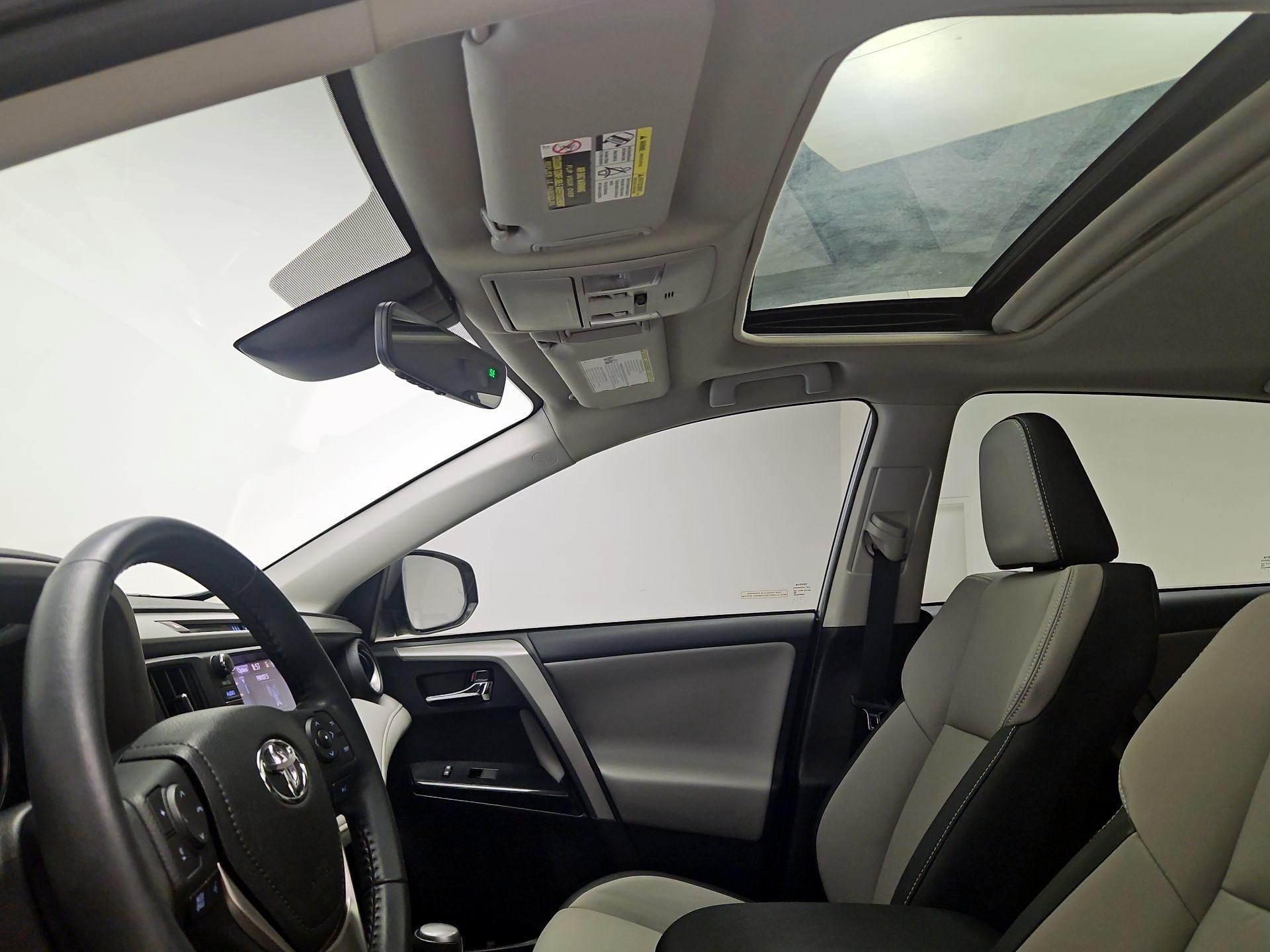 Thumbnail: 2018 Toyota RAV4 - 19