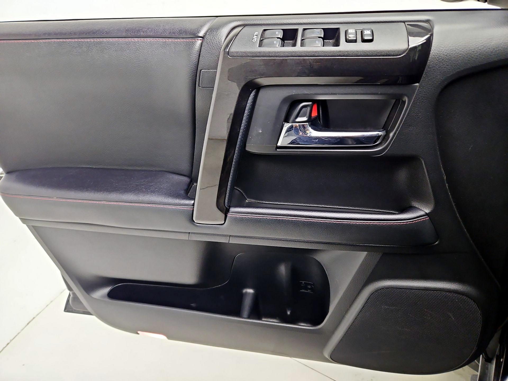 Thumbnail: 2021 Toyota 4Runner - 10