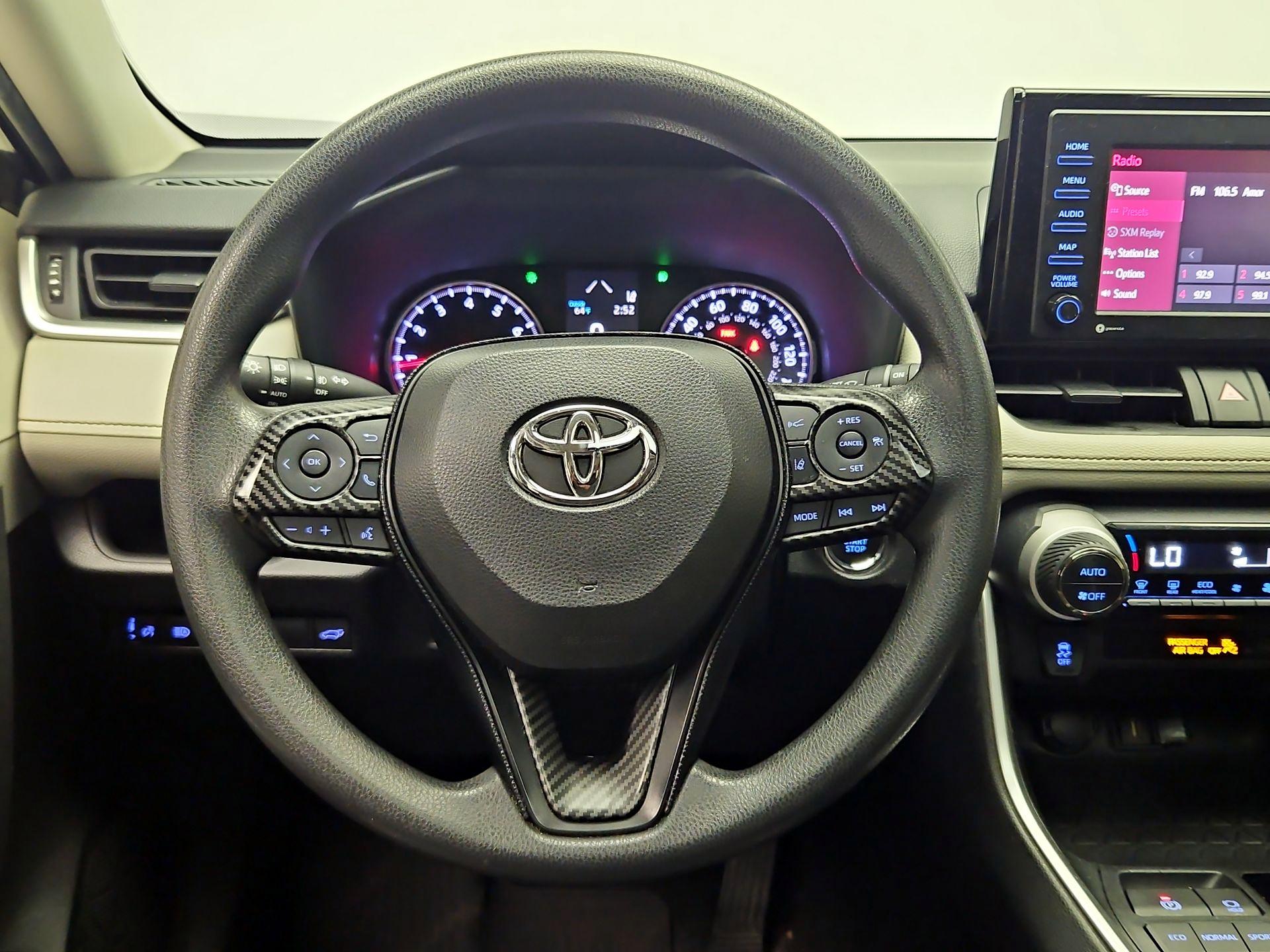 Thumbnail: 2020 Toyota RAV4 - 10