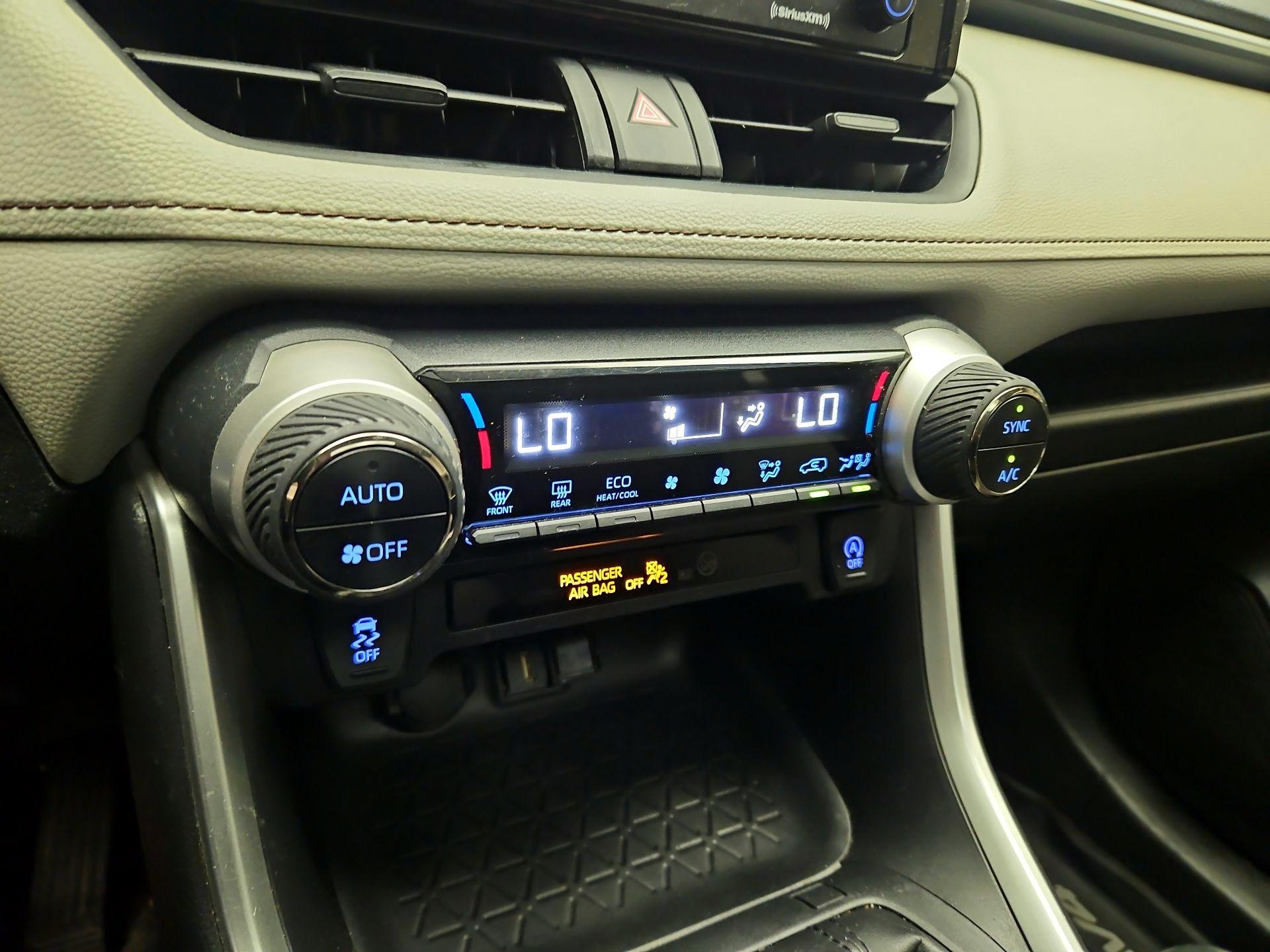 Thumbnail: 2020 Toyota RAV4 - 16