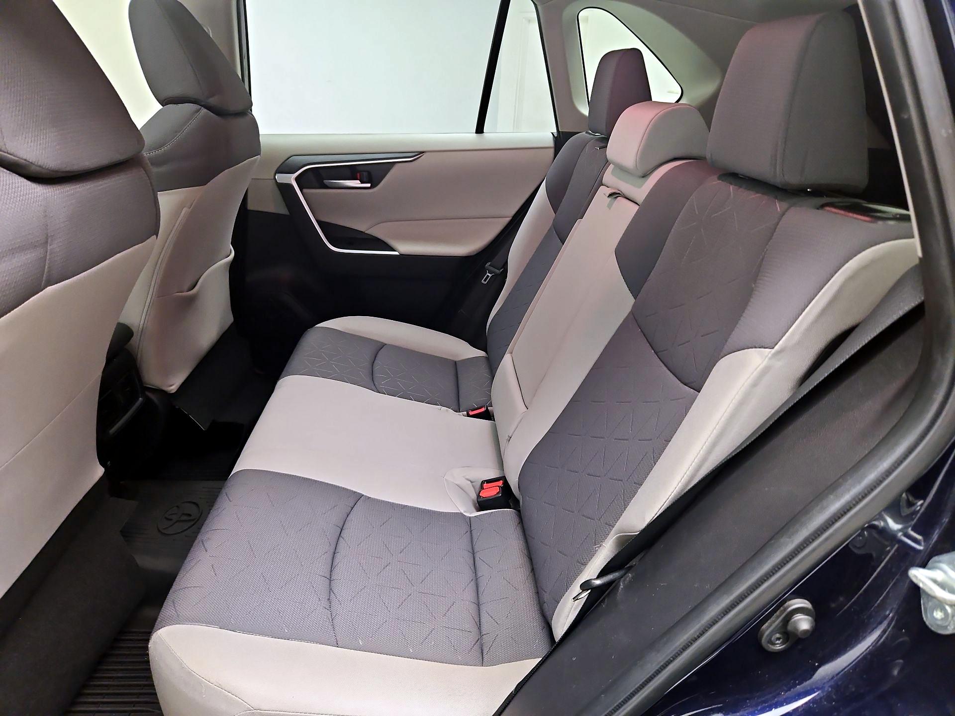 Thumbnail: 2020 Toyota RAV4 - 20