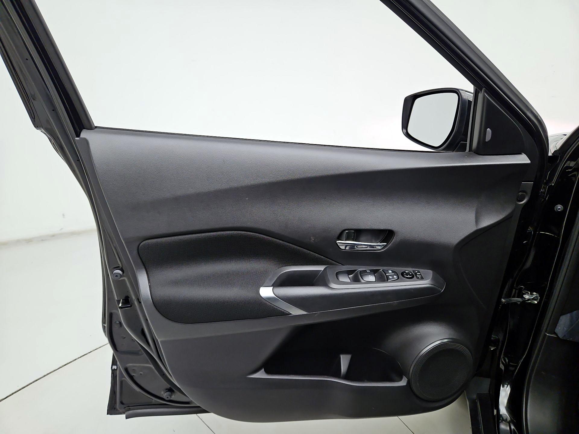 Thumbnail: 2022 Nissan Kicks - 12