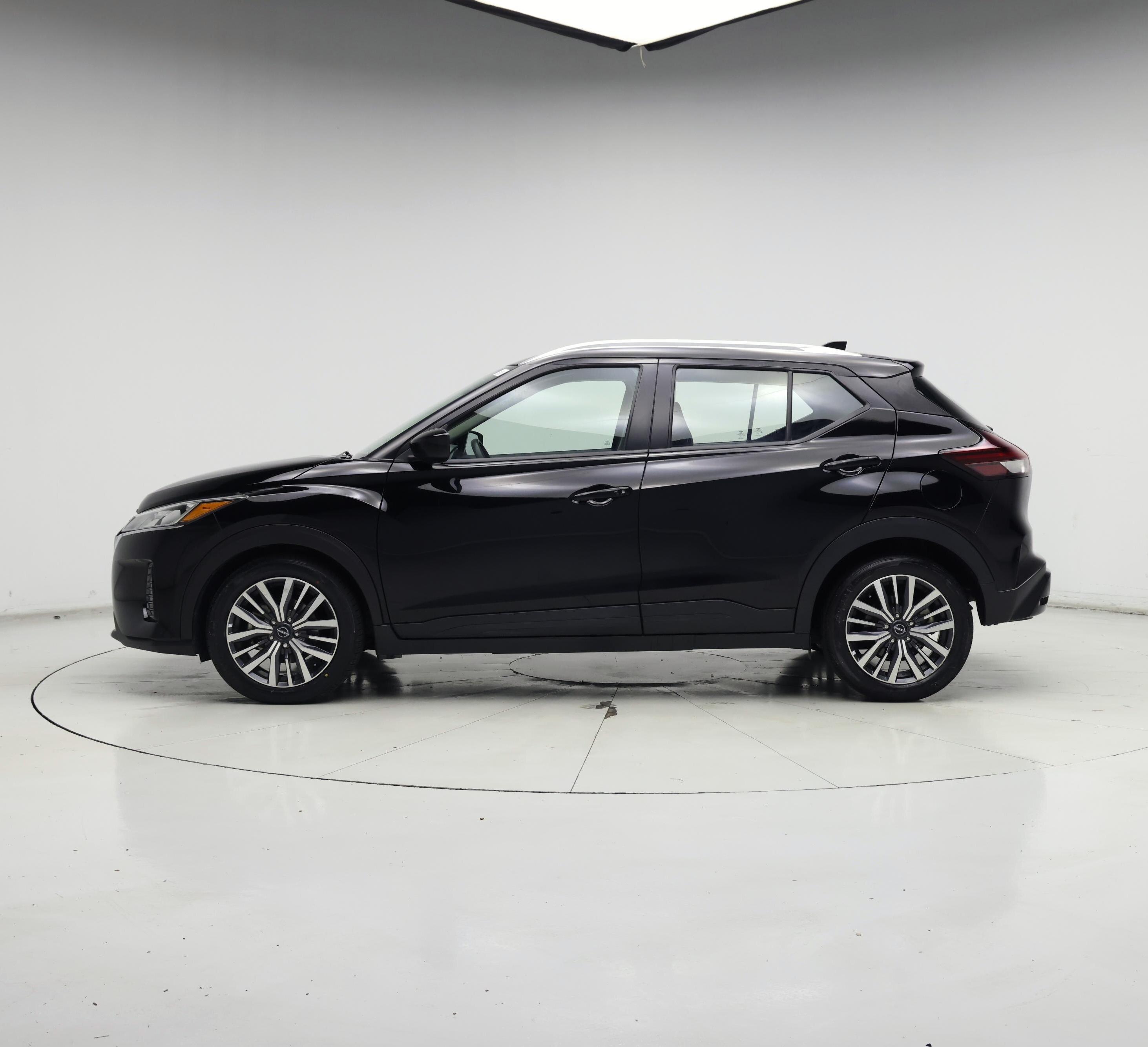 Thumbnail: 2022 Nissan Kicks - 3