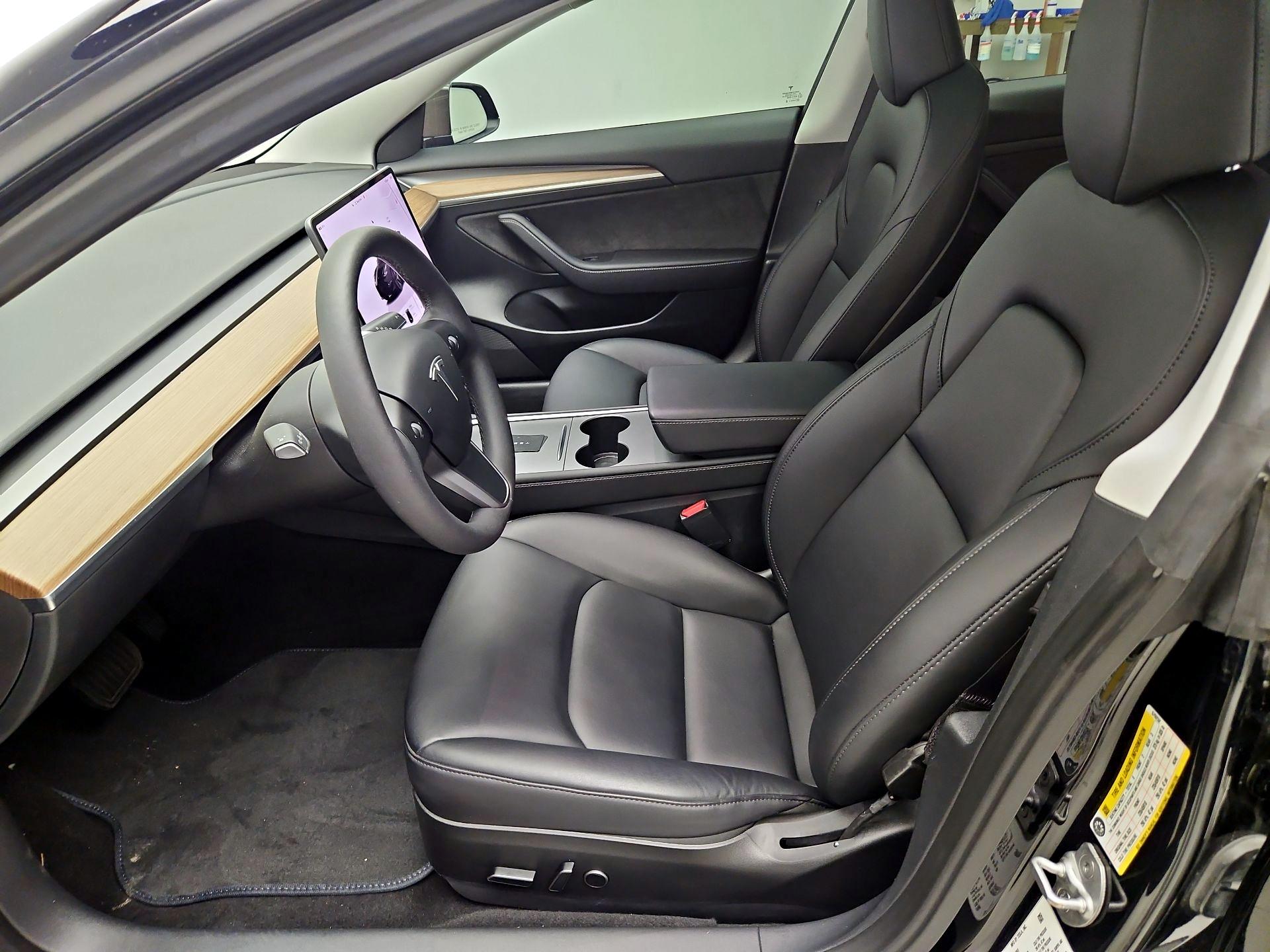 Thumbnail: 2023 Tesla Model 3 - 11