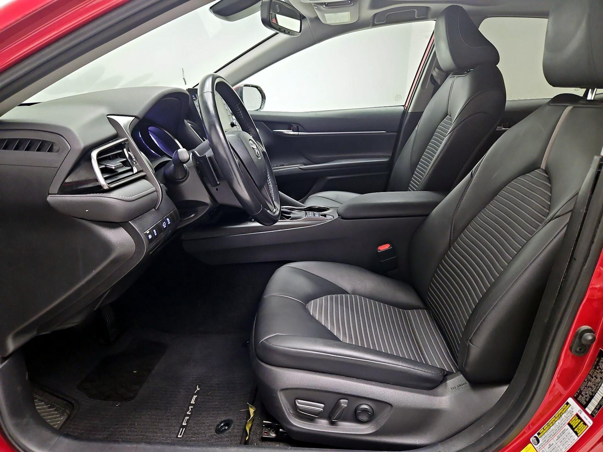 Thumbnail: 2021 Toyota Camry - 11