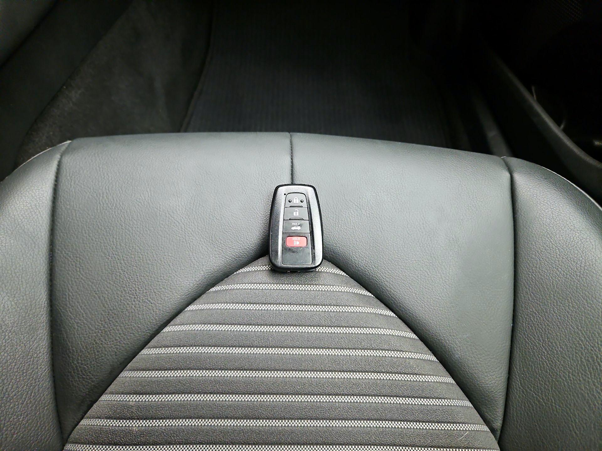 Thumbnail: 2021 Toyota Camry - 20