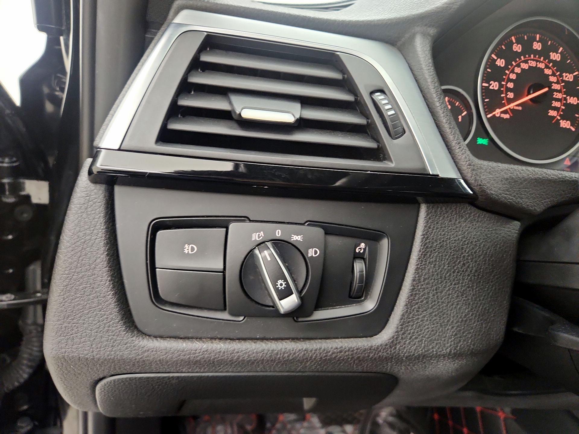 Thumbnail: 2016 BMW 3 Series - 13