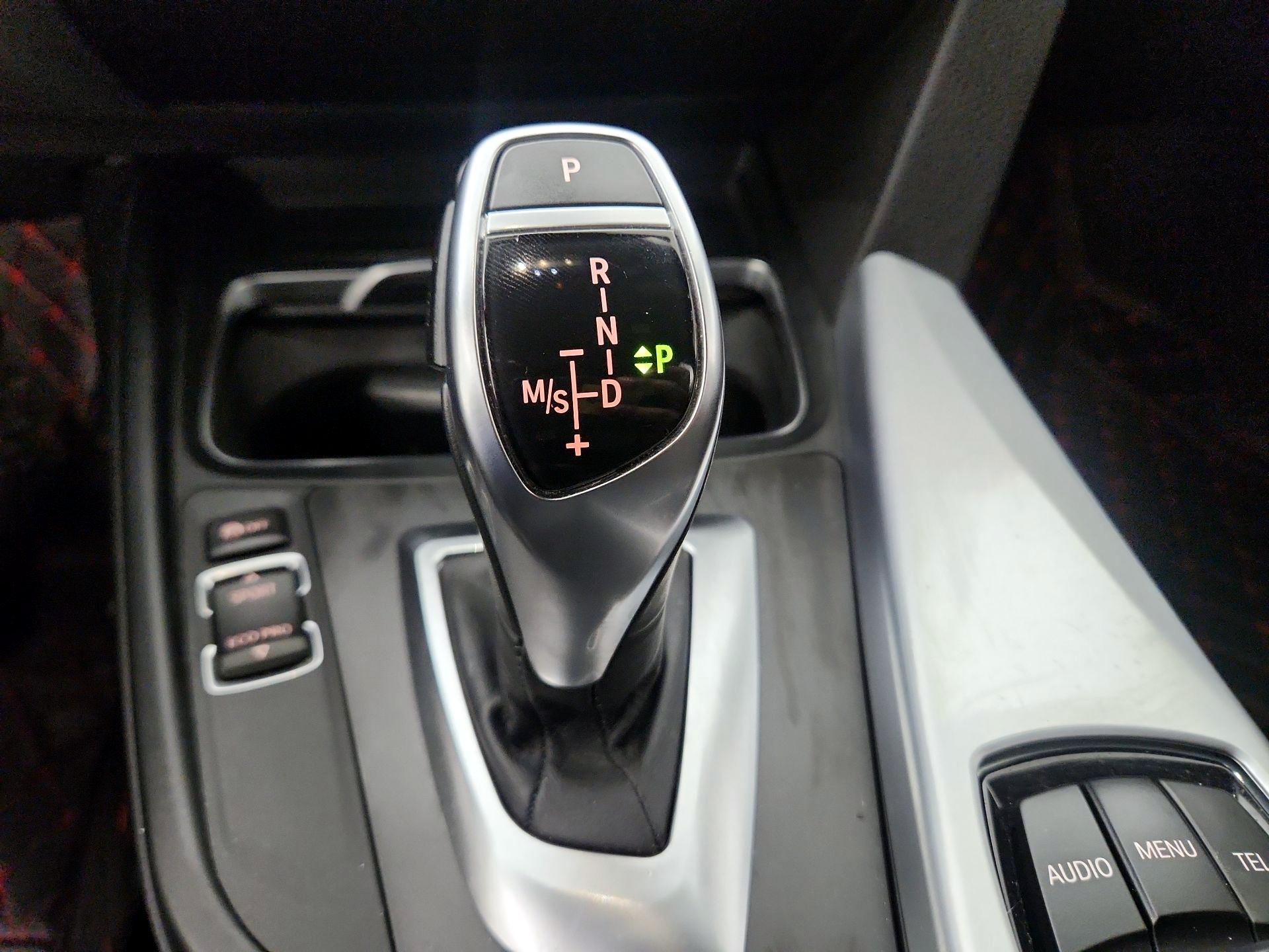 Thumbnail: 2016 BMW 3 Series - 16