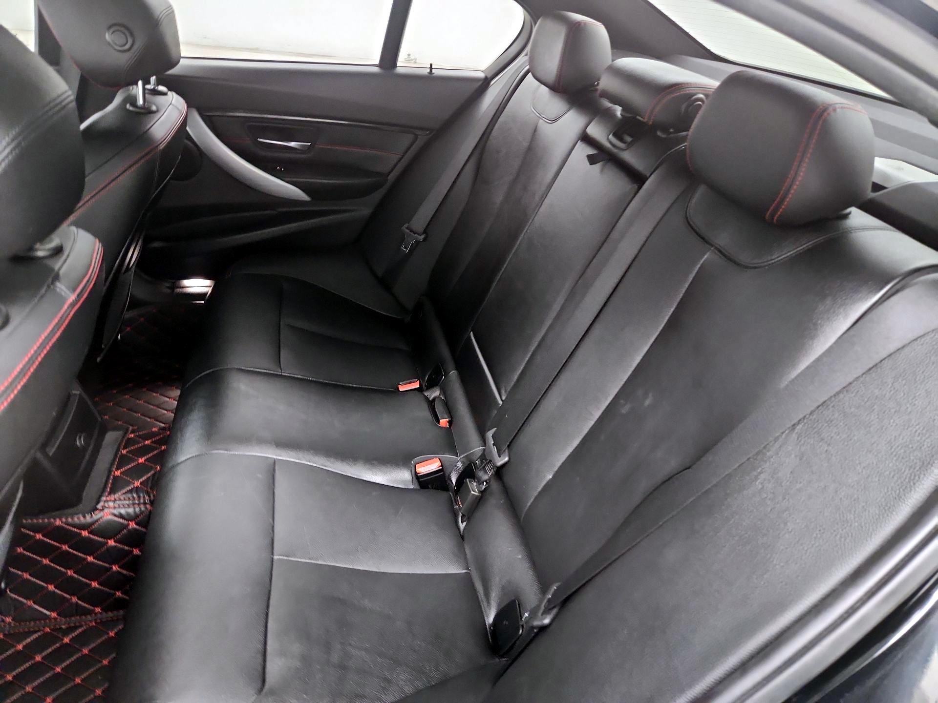 Thumbnail: 2016 BMW 3 Series - 18