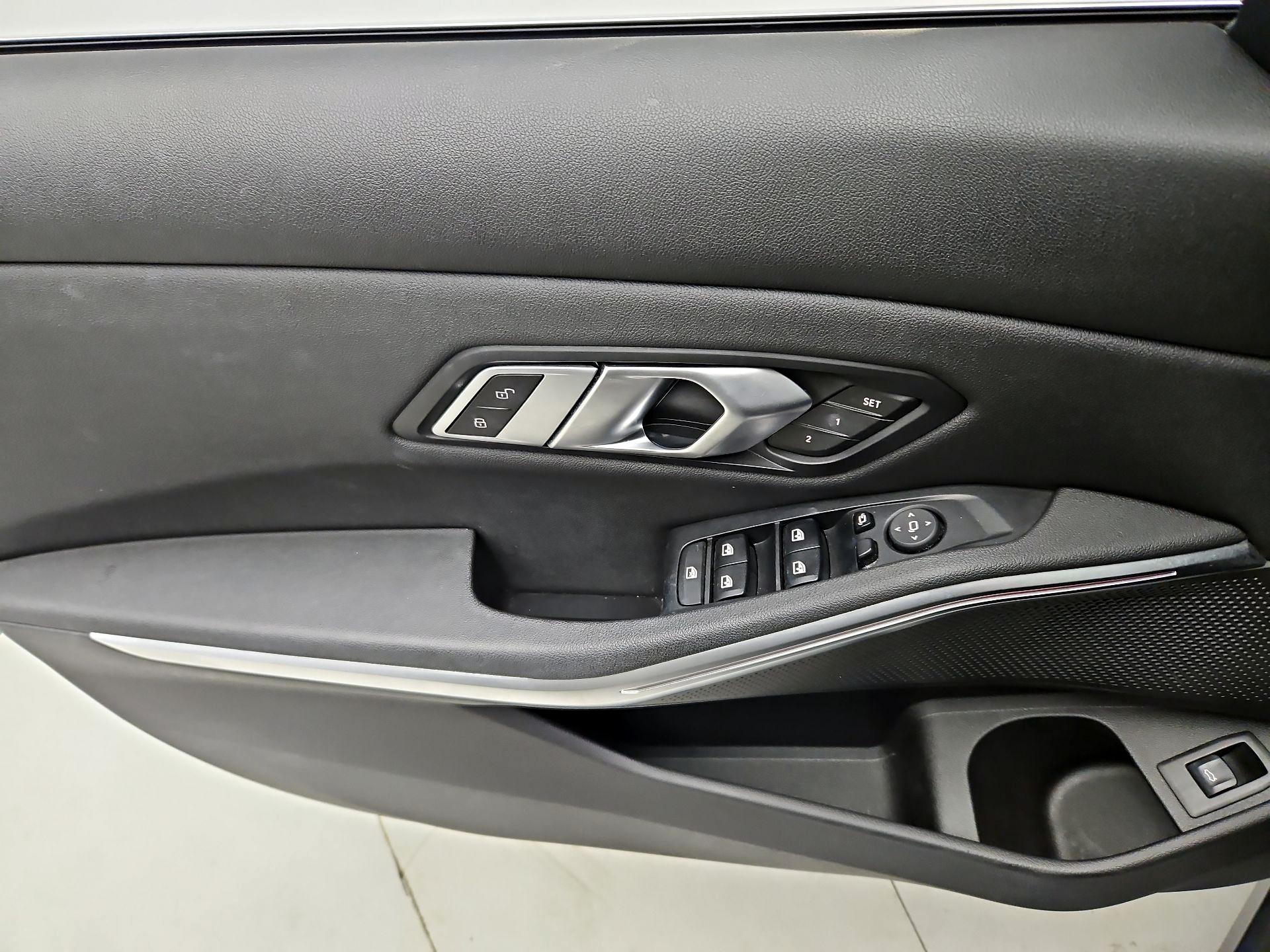 Thumbnail: 2021 BMW 3 Series - 12