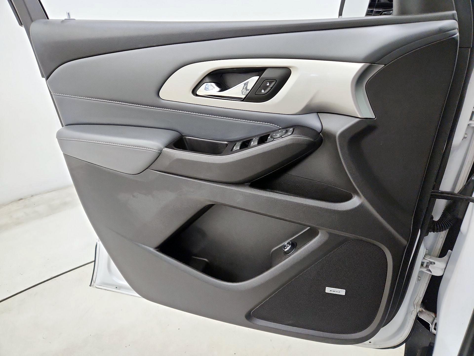 Thumbnail: 2018 Chevrolet Traverse - 12