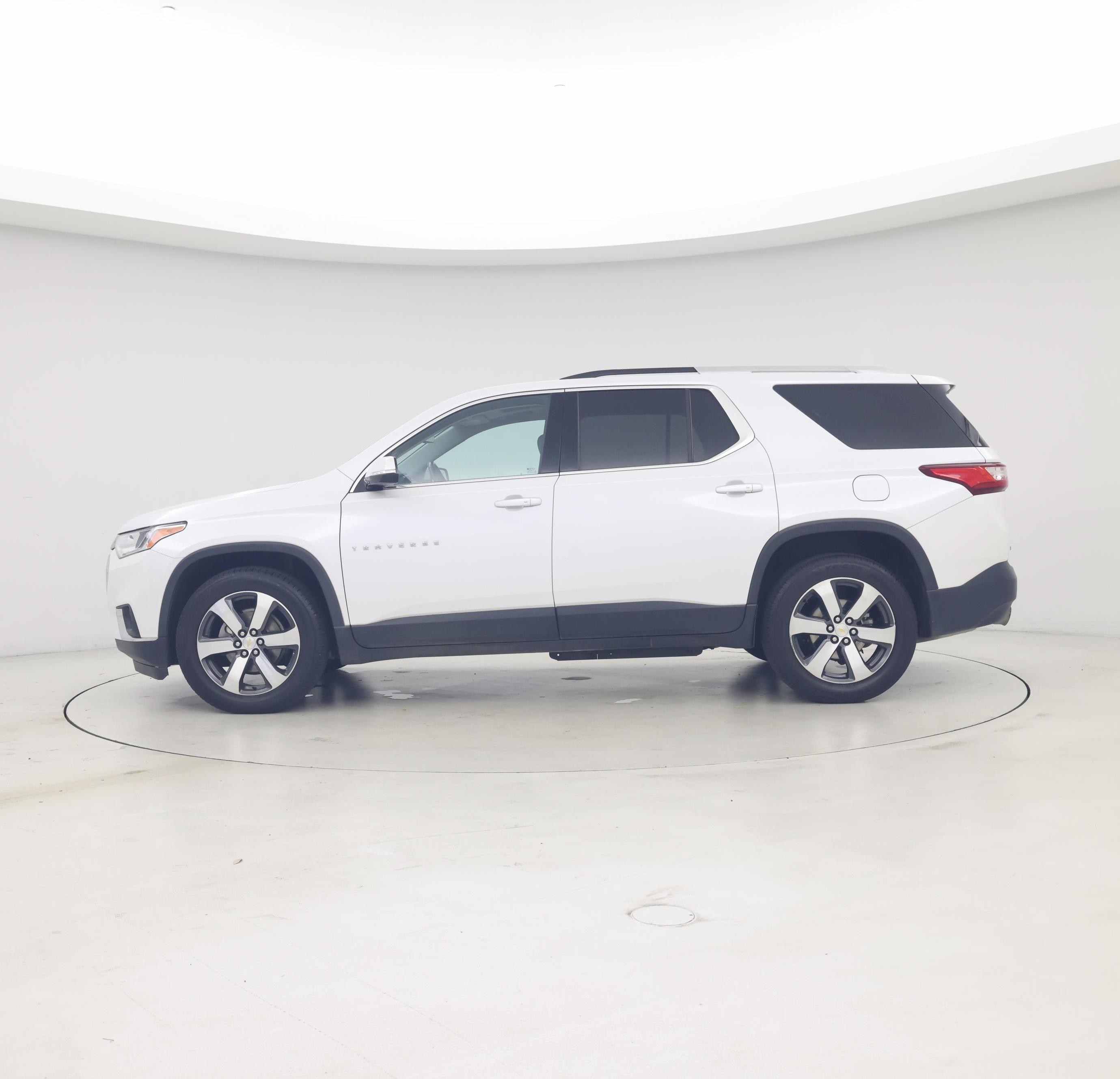 Thumbnail: 2018 Chevrolet Traverse - 3