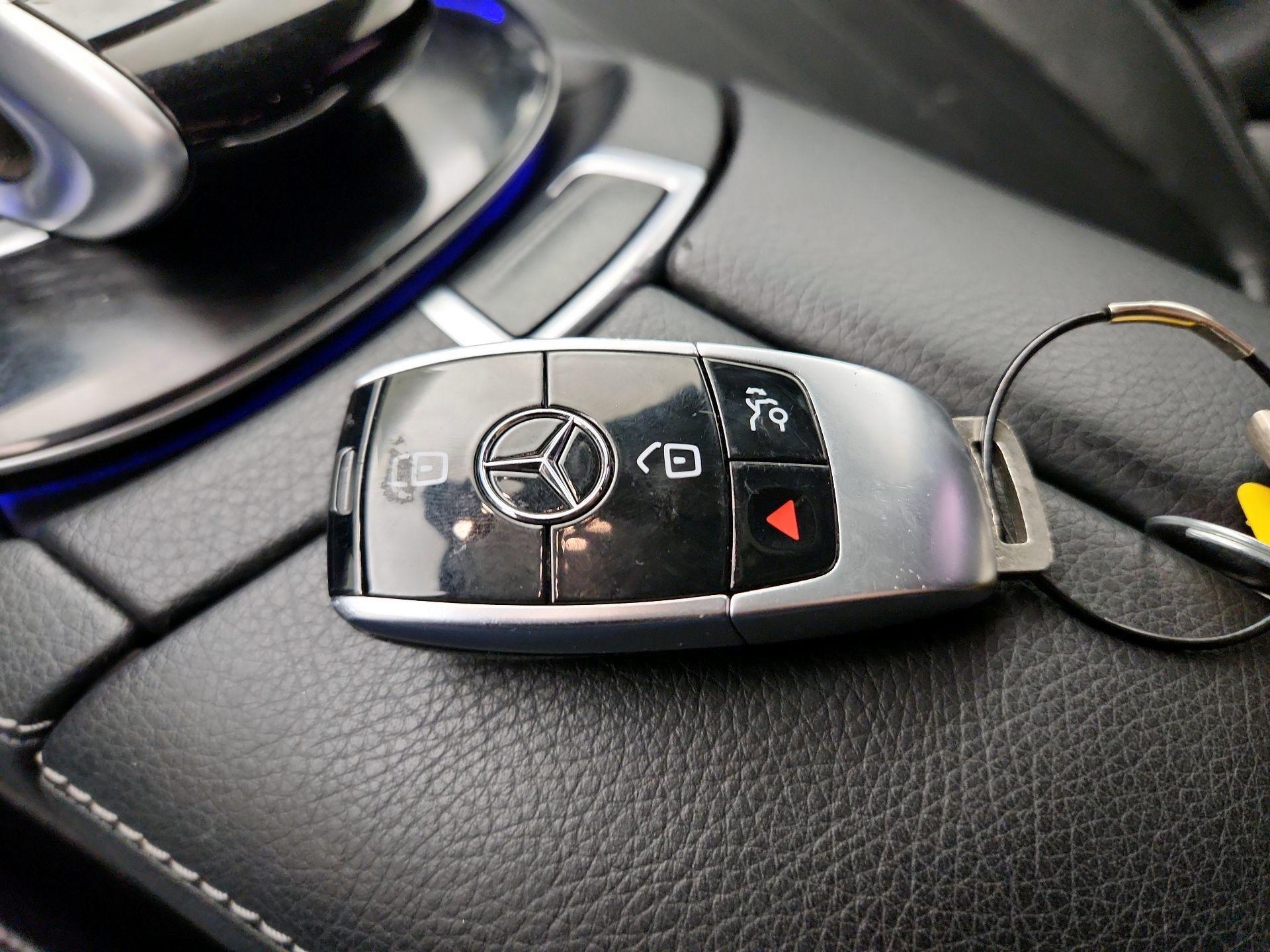 Thumbnail: 2017 Mercedes-Benz E-Class - 18