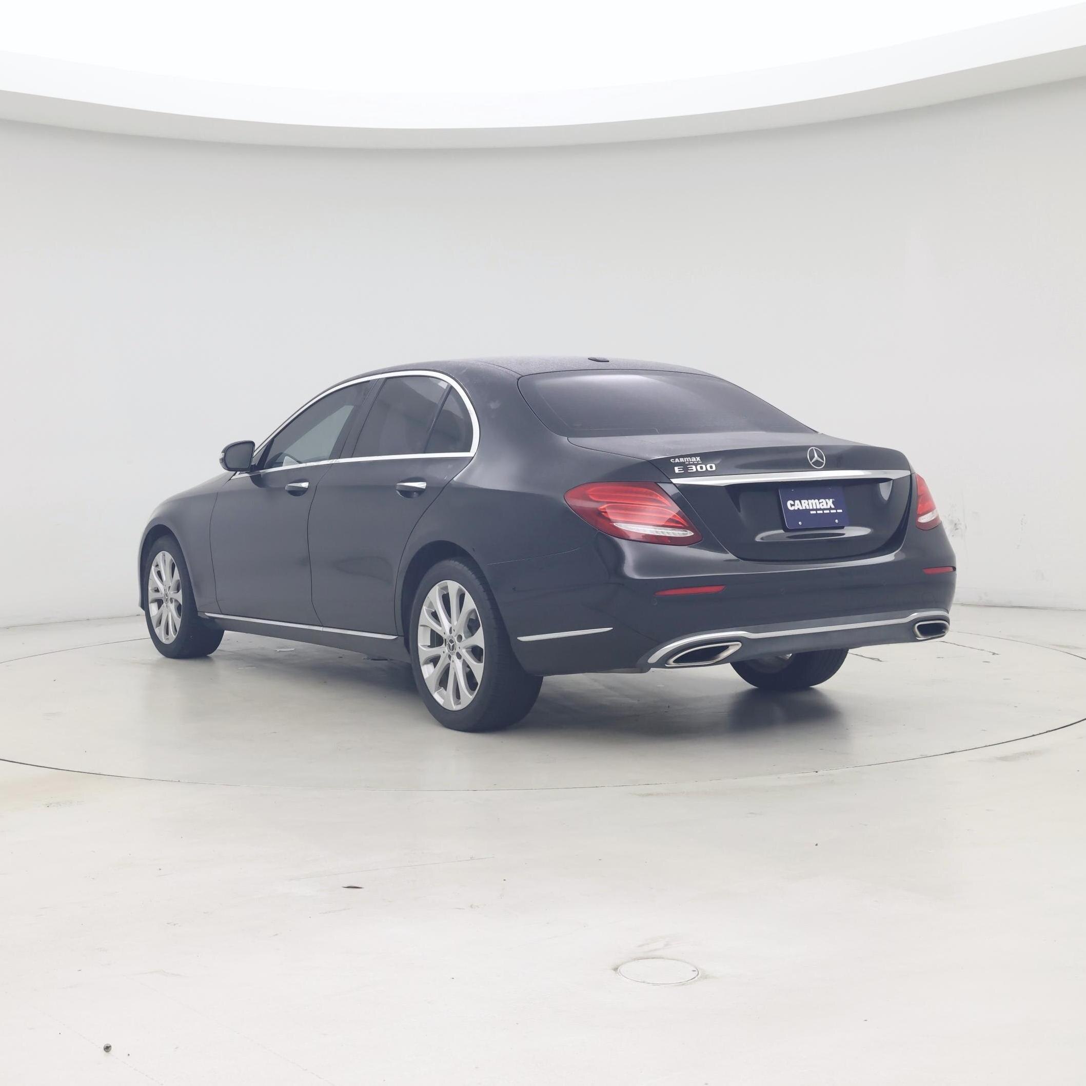 Thumbnail: 2017 Mercedes-Benz E-Class - 2