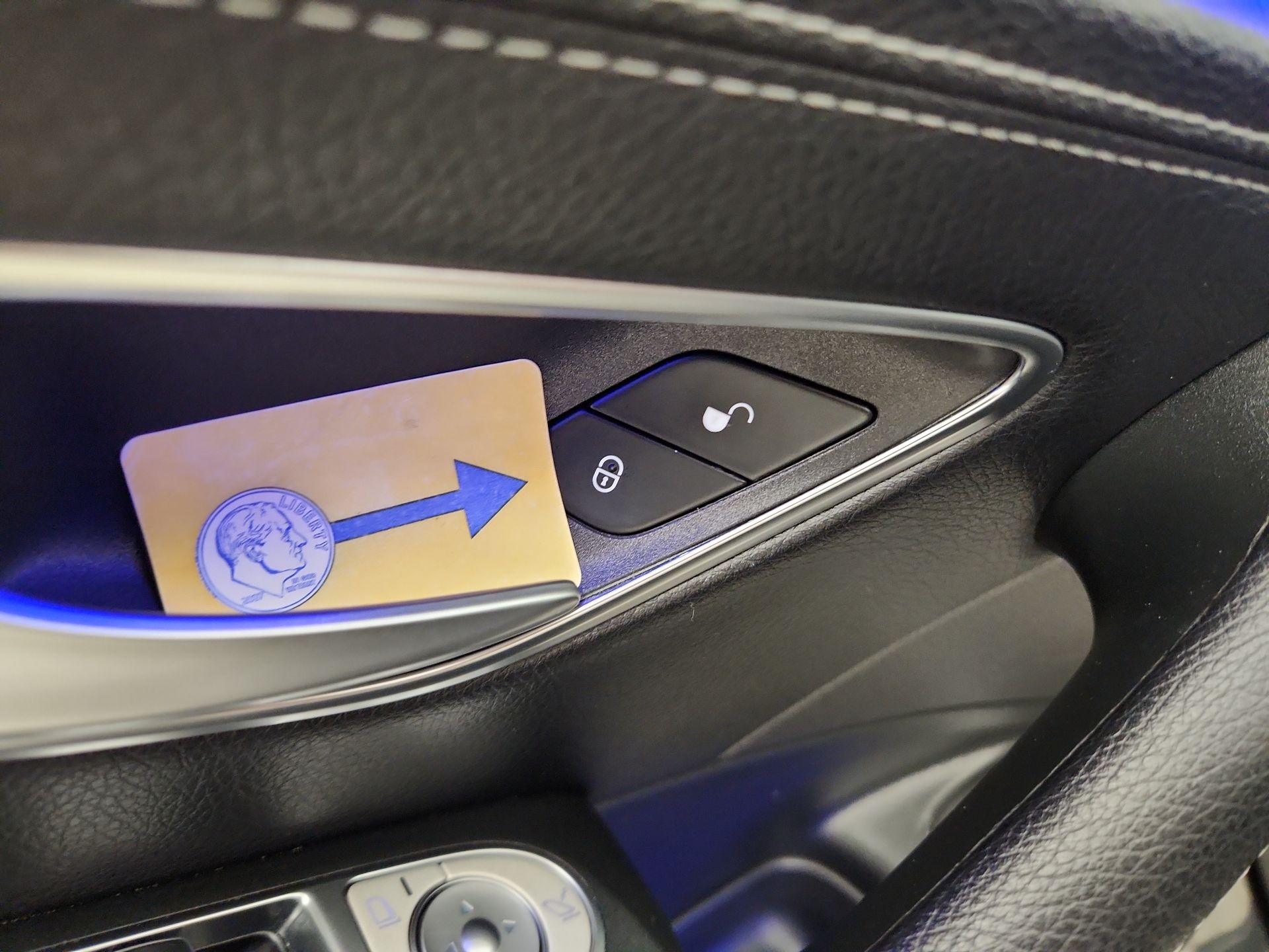 Thumbnail: 2017 Mercedes-Benz E-Class - 20