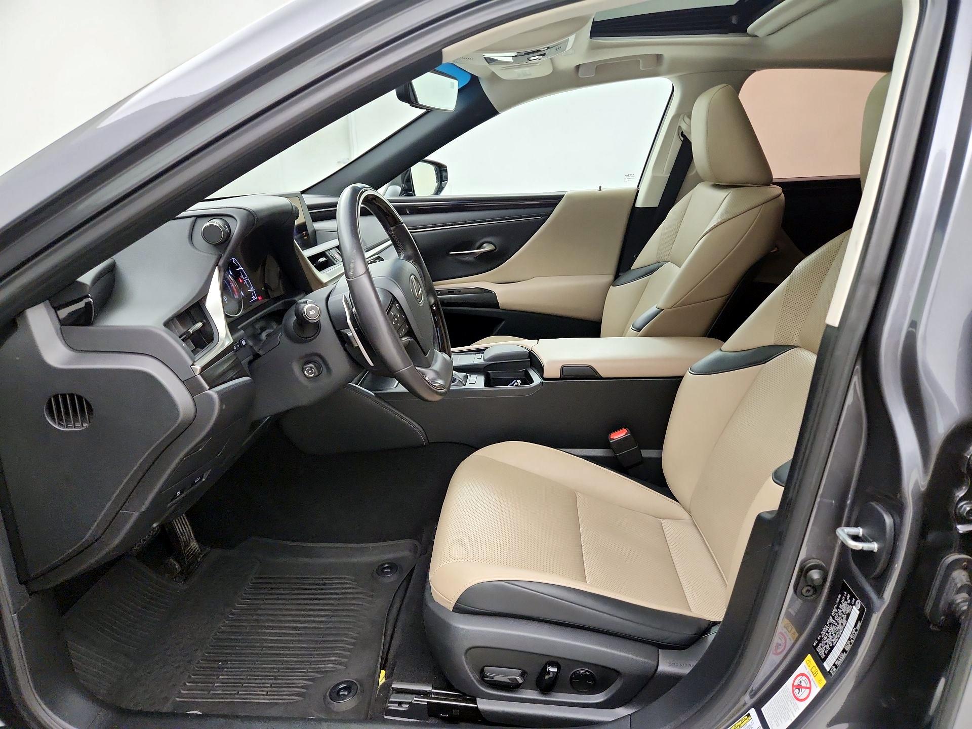 Thumbnail: 2019 Lexus ES - 11