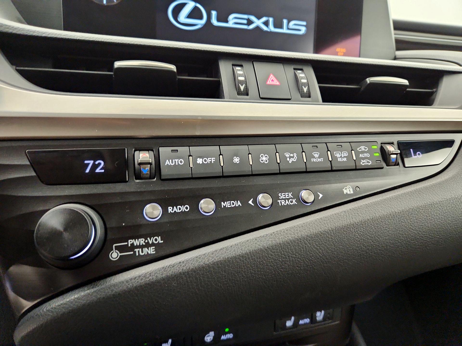 Thumbnail: 2019 Lexus ES - 16