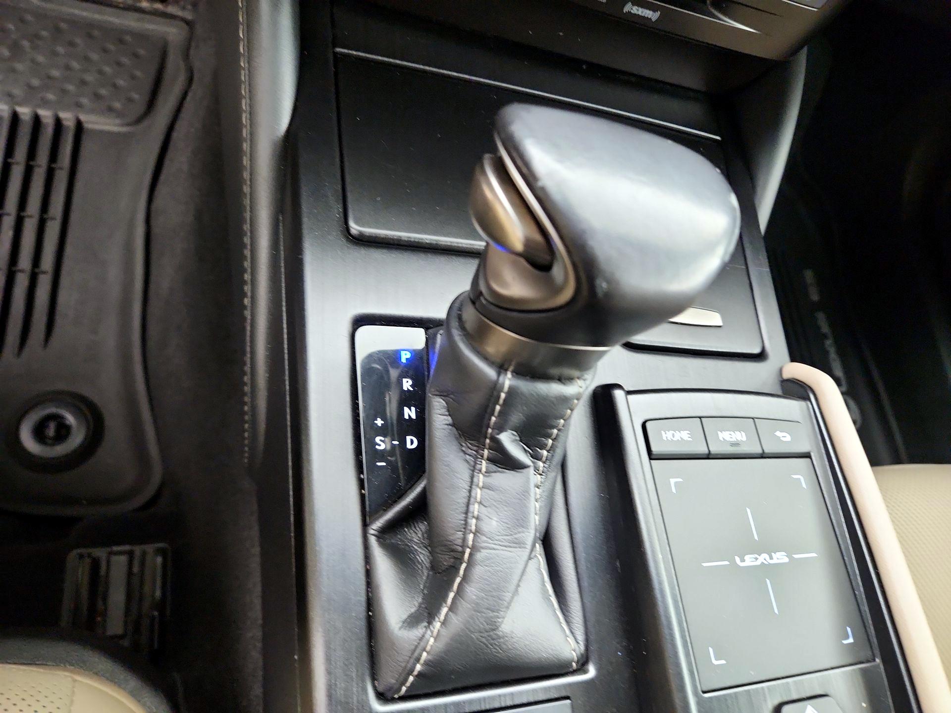 Thumbnail: 2019 Lexus ES - 17