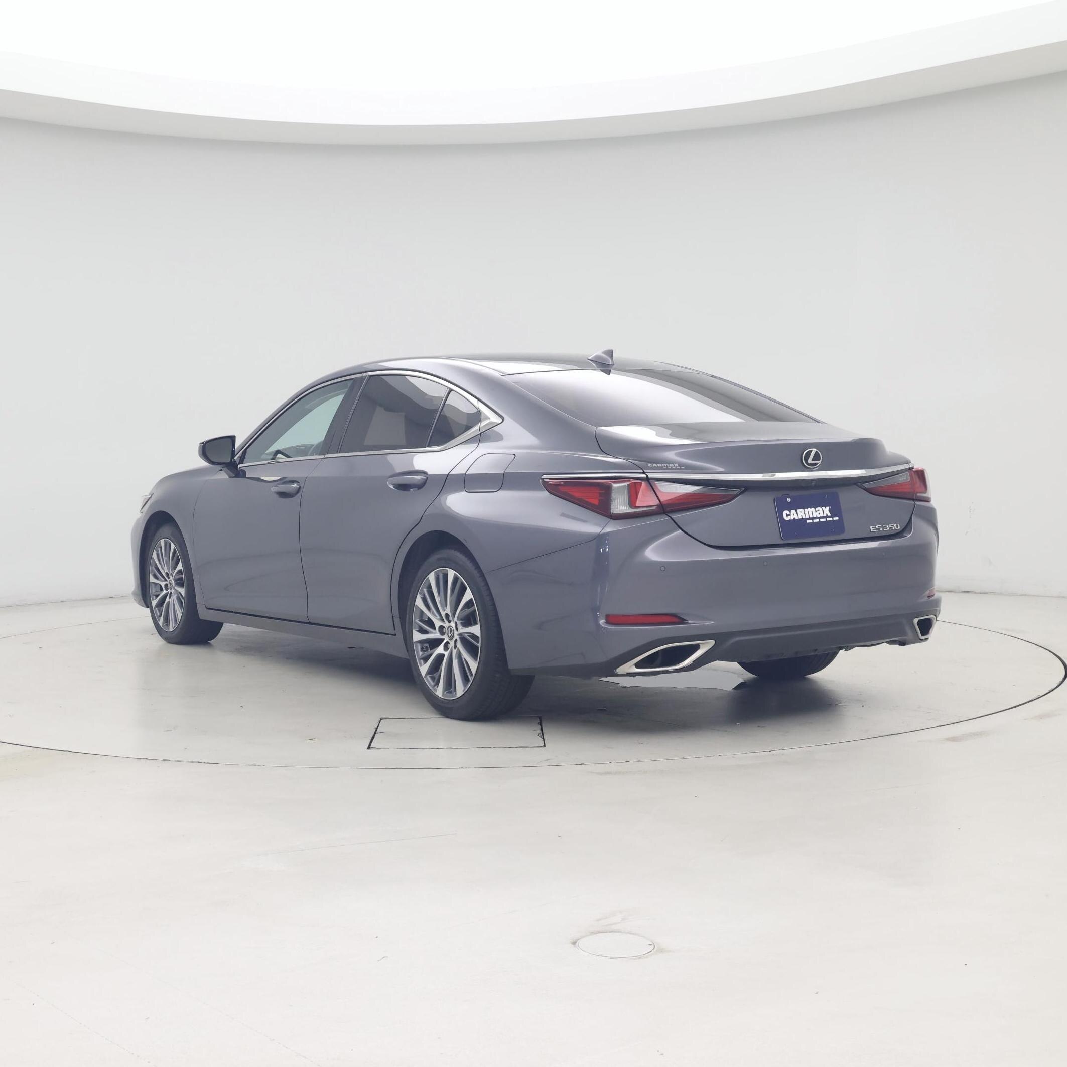 Thumbnail: 2019 Lexus ES - 2