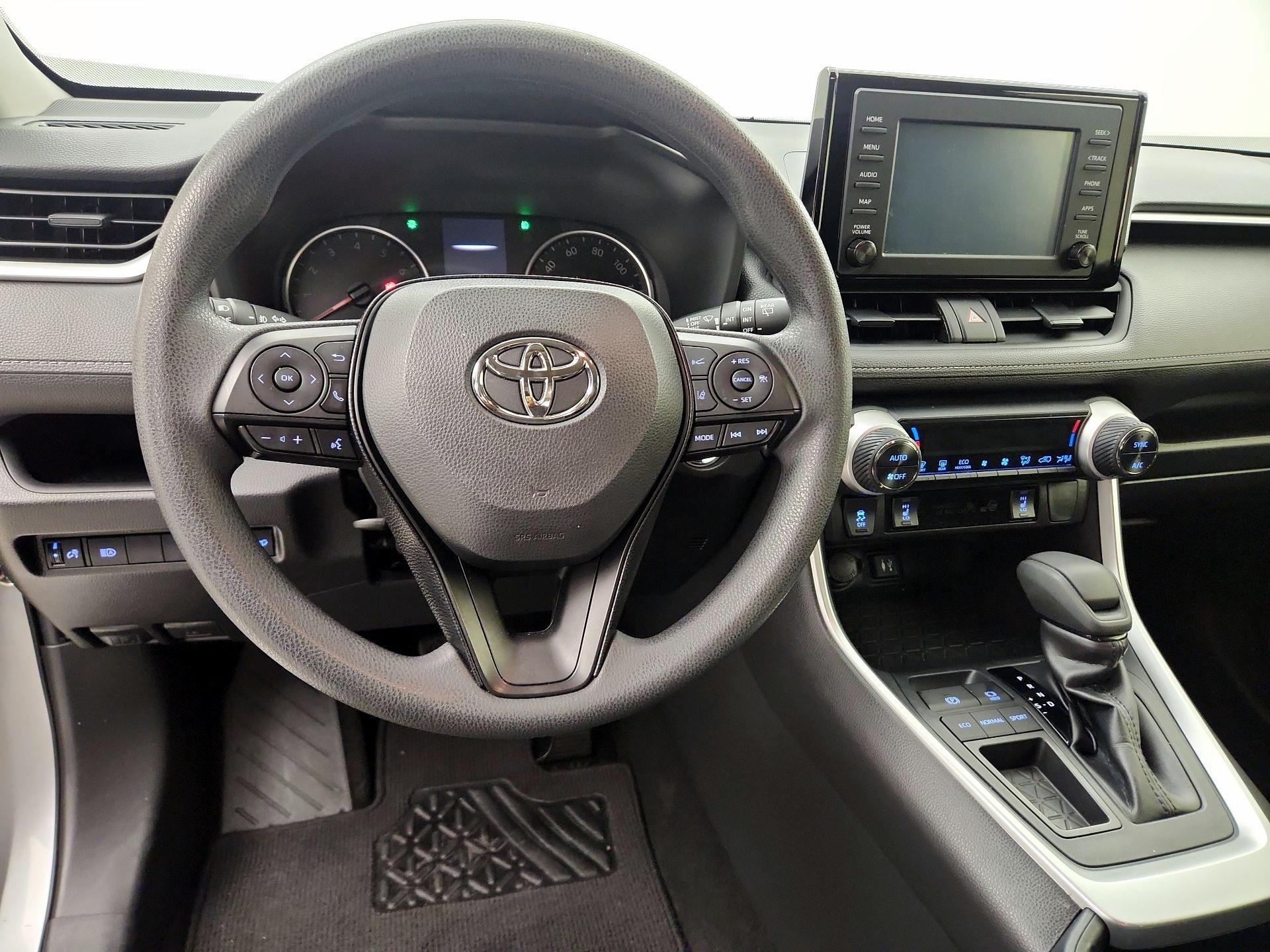 Thumbnail: 2019 Toyota RAV4 - 10