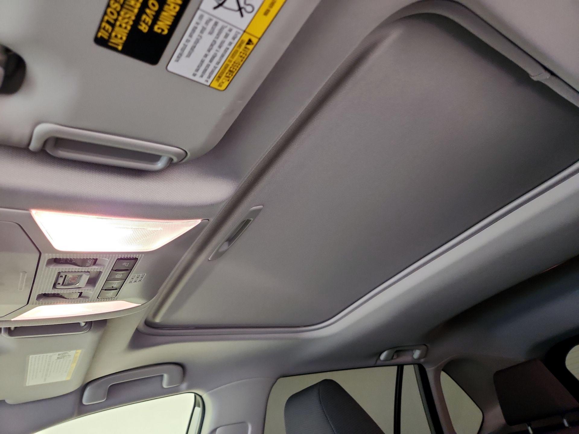 Thumbnail: 2019 Toyota RAV4 - 19